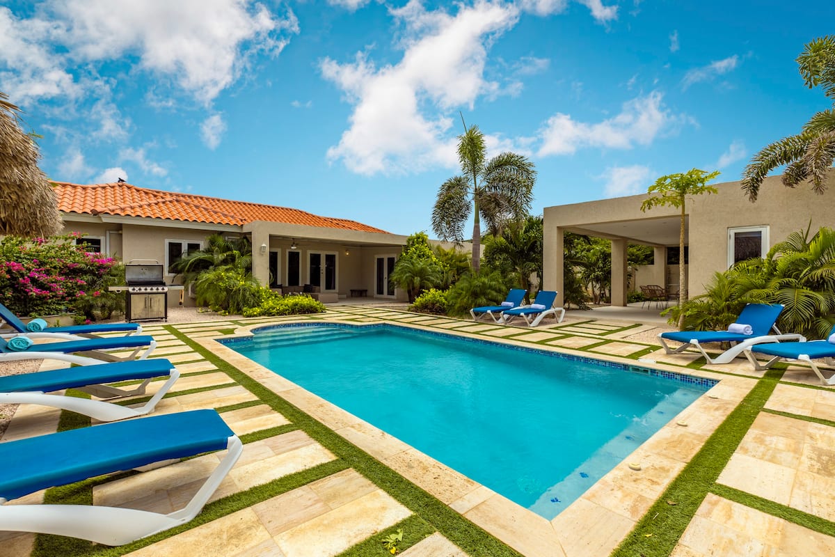 Property Image 1 - Grand Extravagant Oasis Villa with Large Gazebo