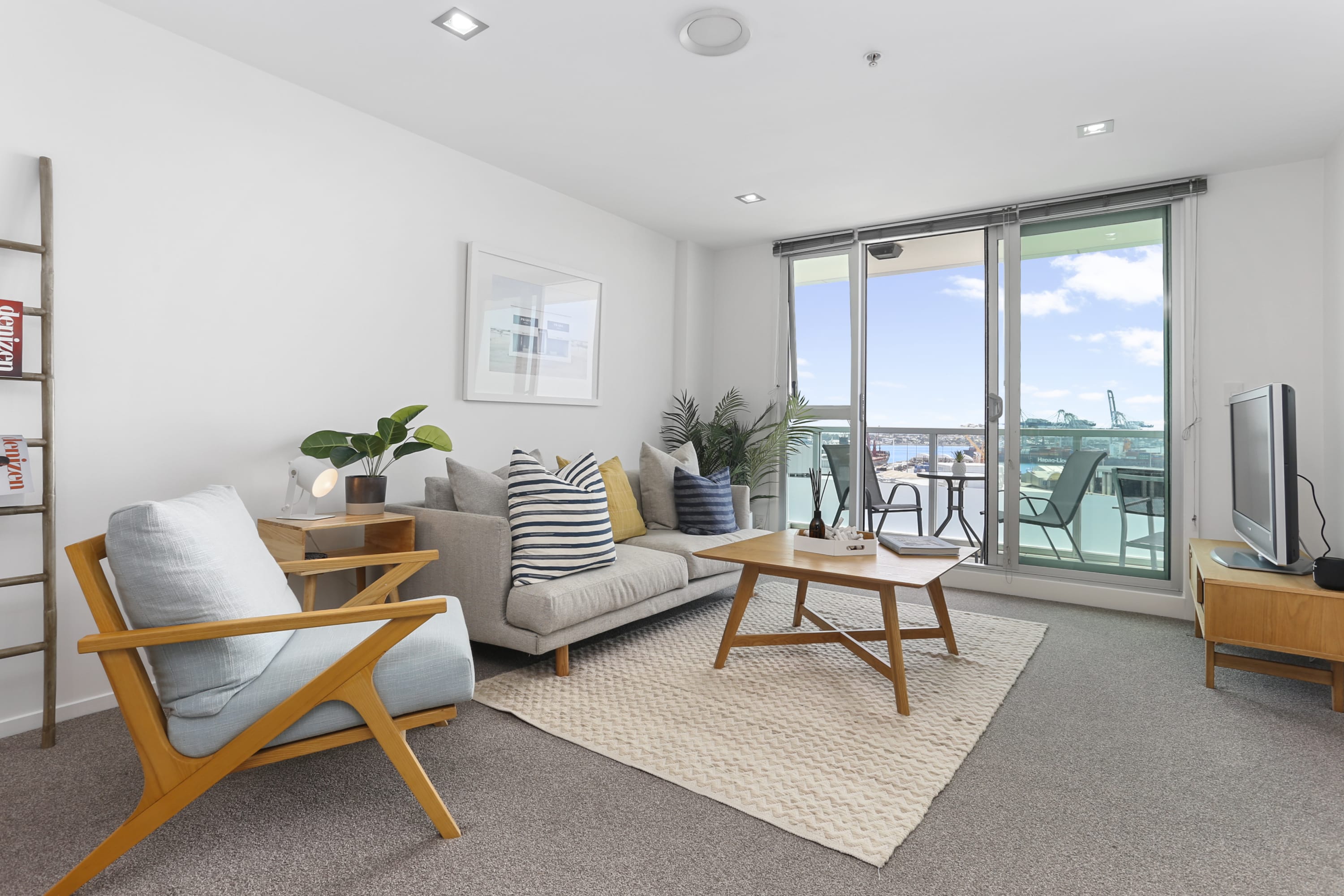 Property Image 1 - Urban Hideaway with Auckland Harbour Views