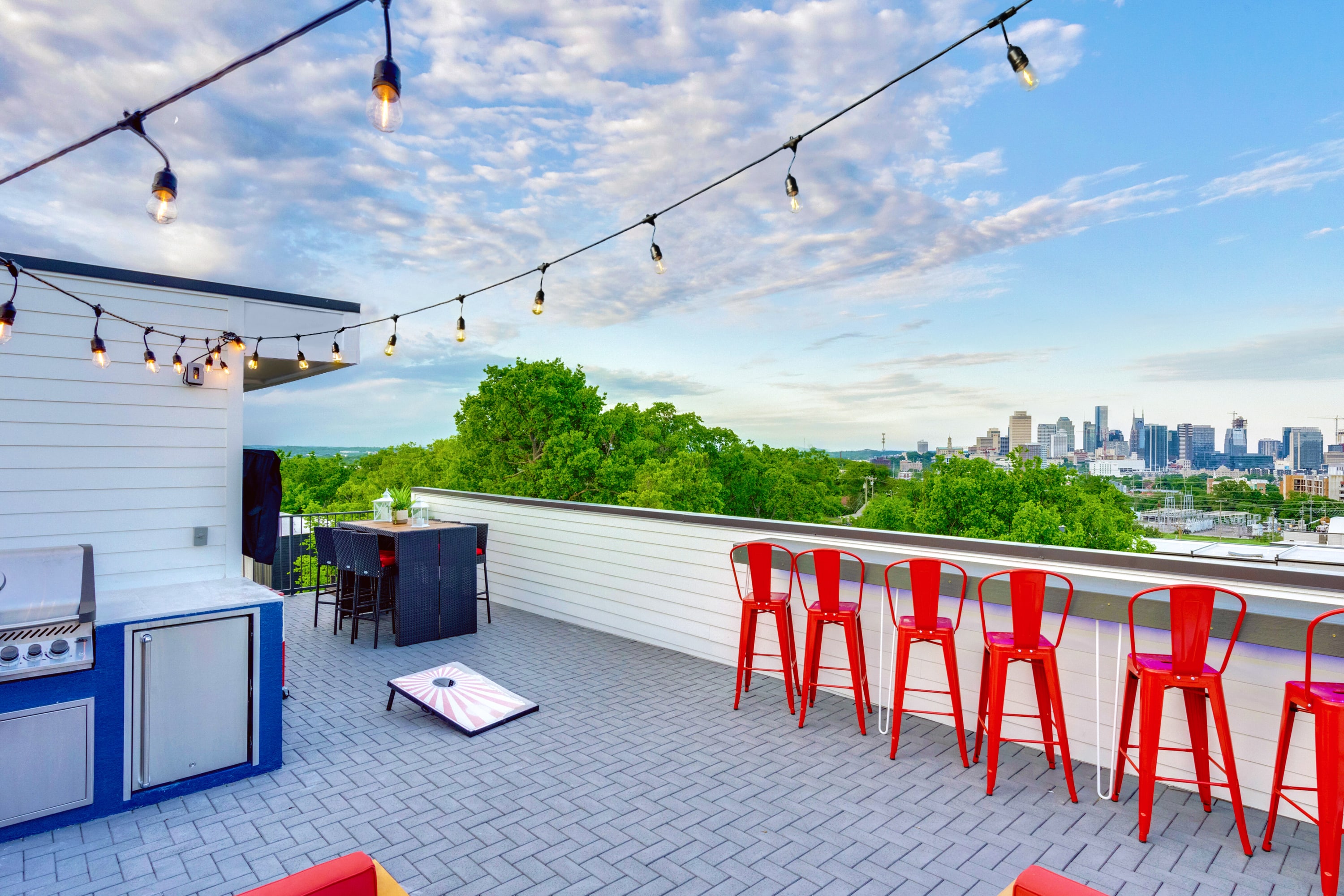 Property Image 1 - NEW IN NASHVEGAS has a HUGE ROOFDECK with CITY VIEWS and 12 Beds