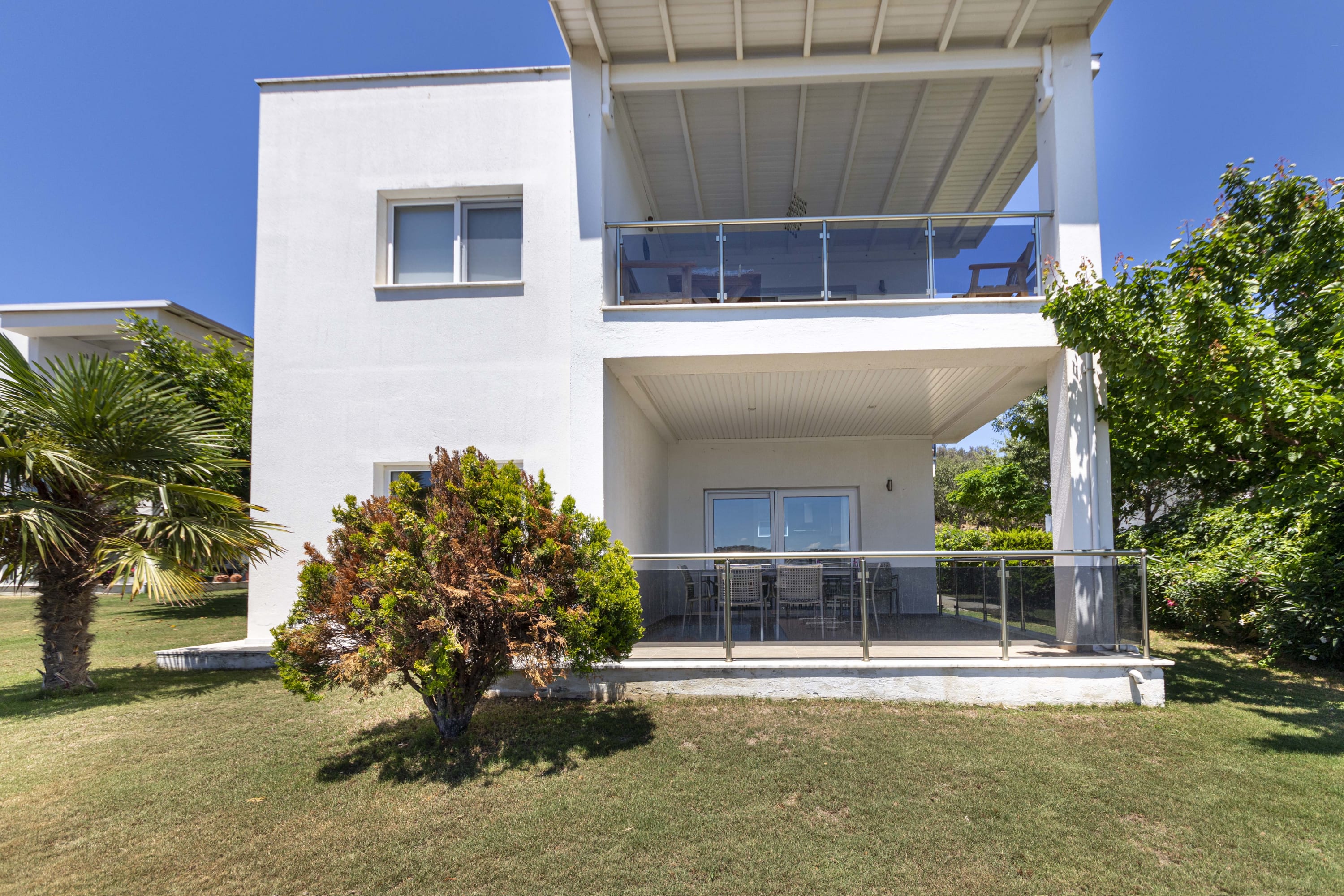 Property Image 2 - Centrally Located Spacious Smart Villa with Shared Pool