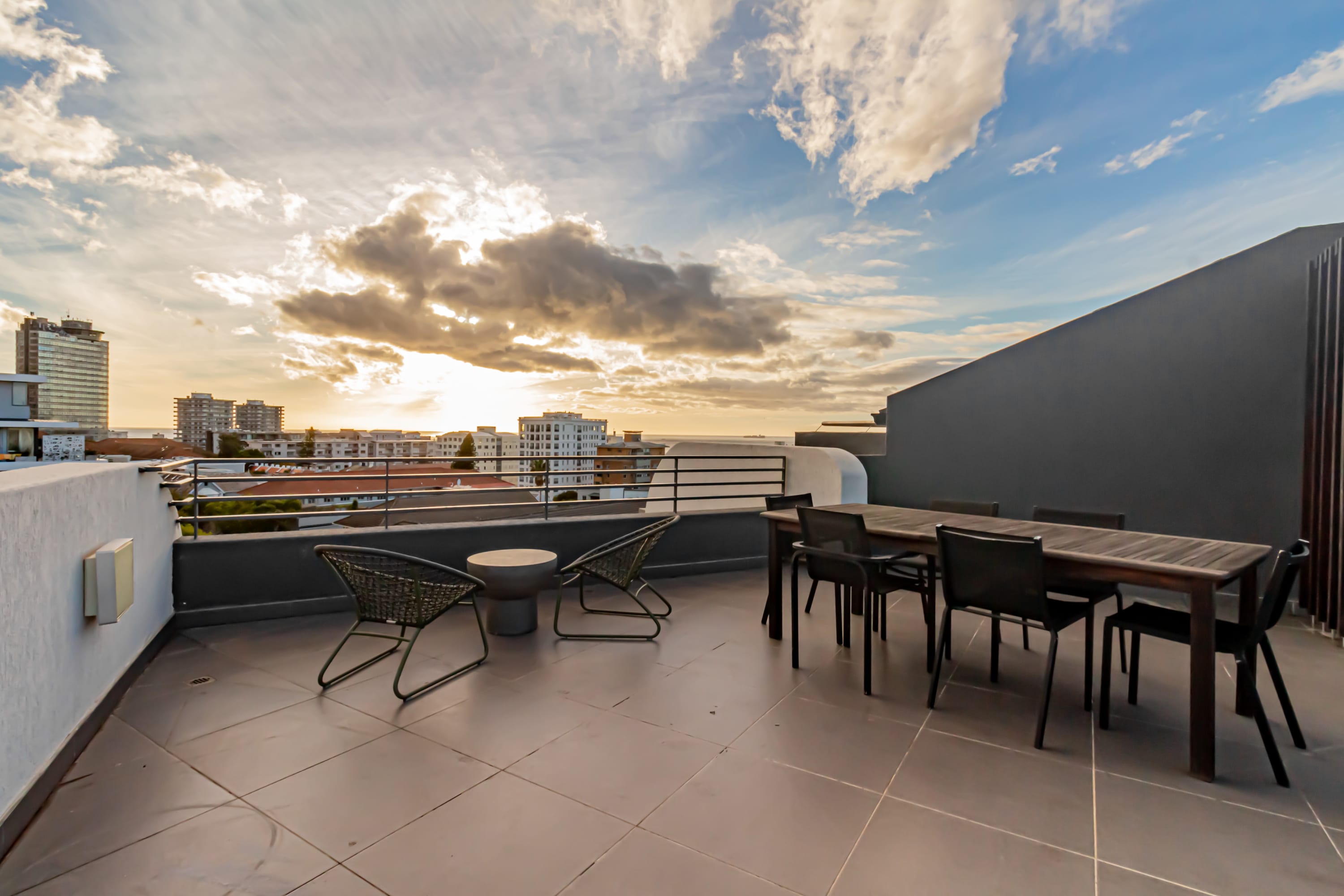 Property Image 2 - Modern Apartment in Sea Point with Rooftop Deck (Penthouse on S)