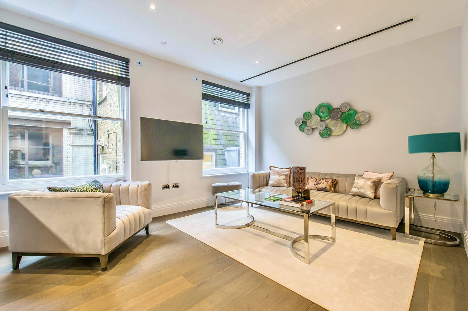 Property Image 1 - Spectacular Stylish Apartment Filled with Natural Light
