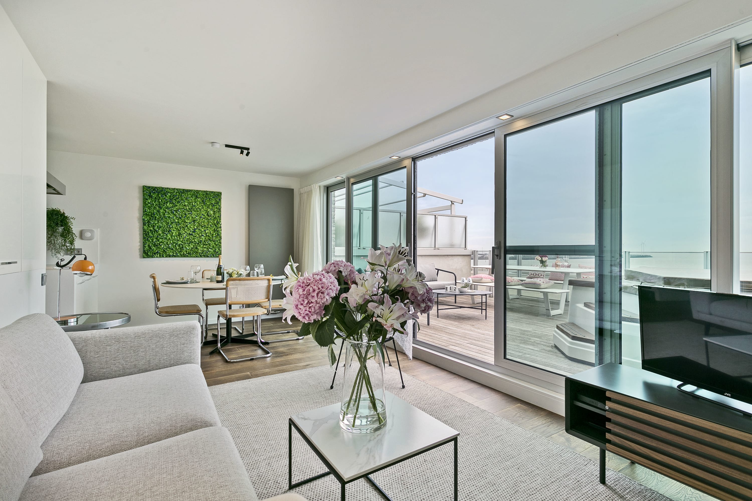 Property Image 1 - Alluring Contemporary Penthouse with Large Terraces