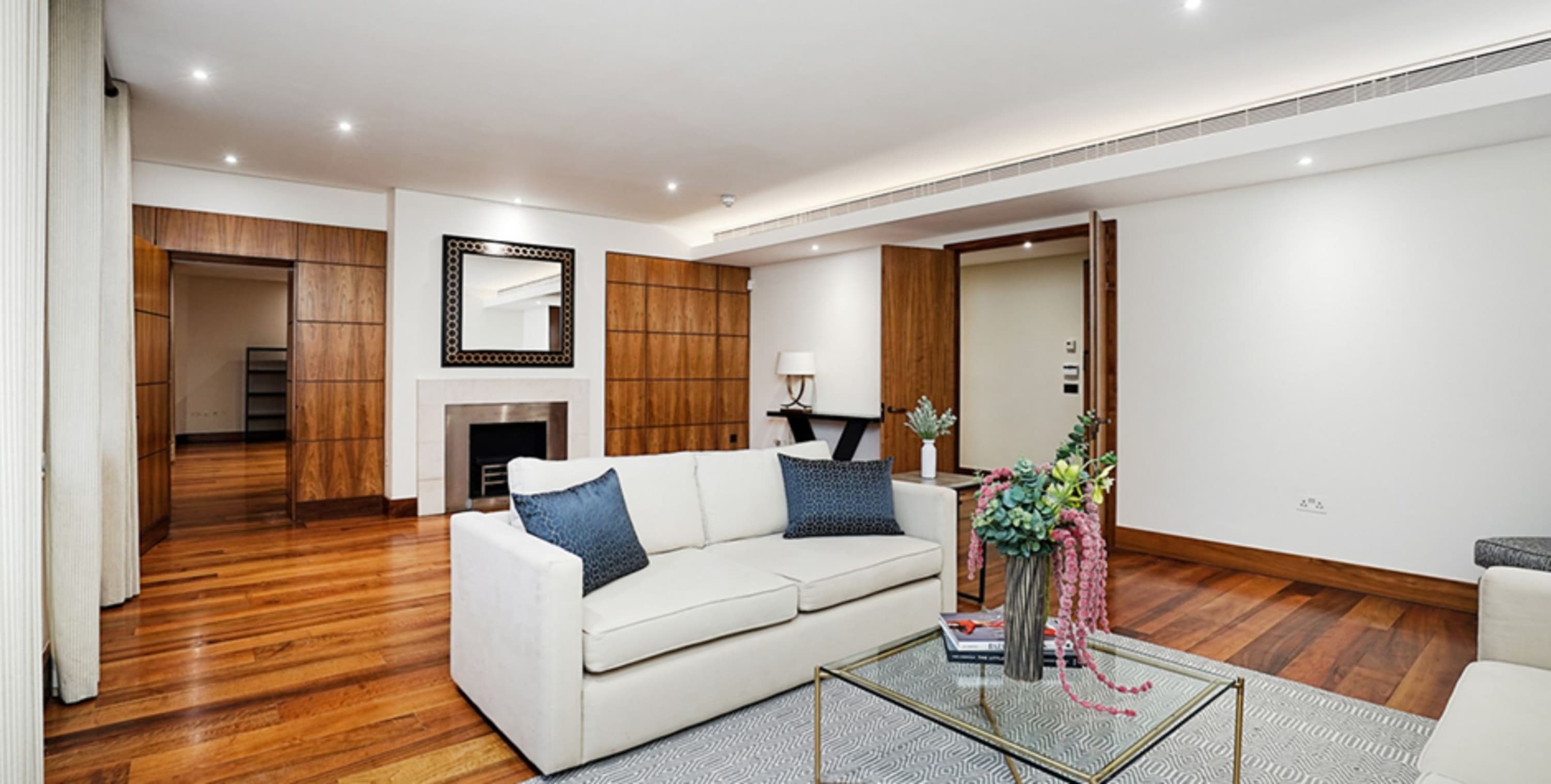 Property Image 2 - Nice Comfy Flat in Exclusive Mayfair near Oxford Street