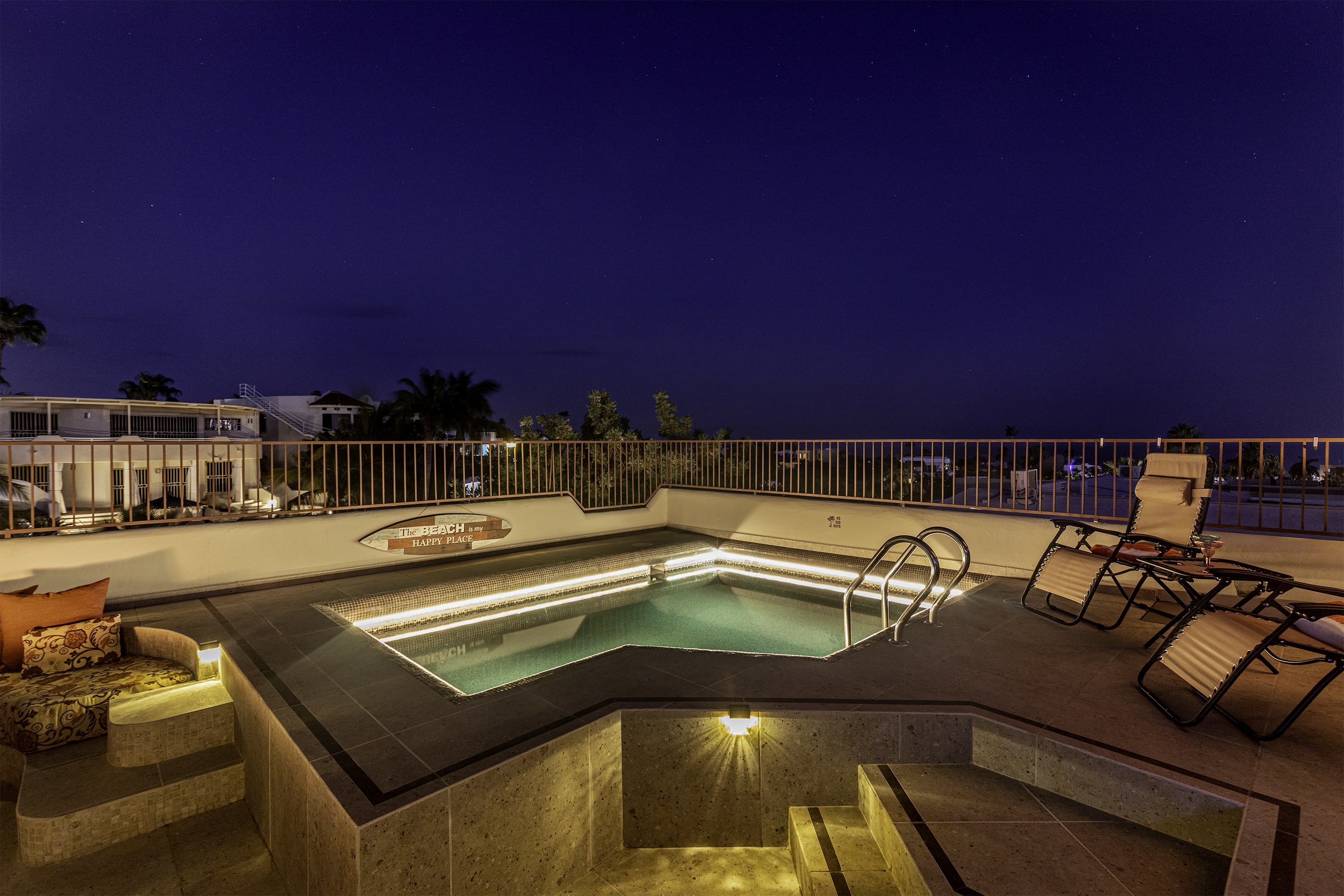 Property Image 1 - Fabulous 2BR Home Walking to the Beach + Private Rooftop & Plunging Pool !