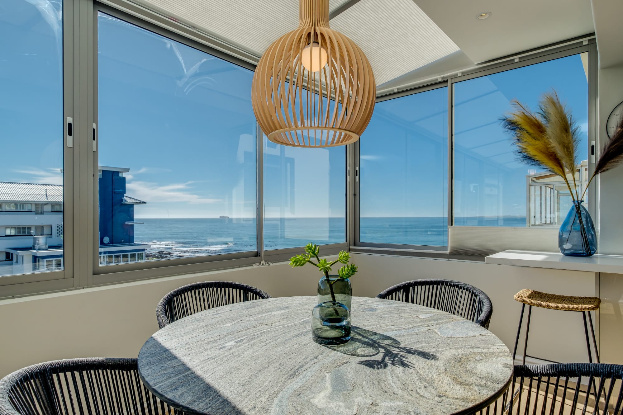 Property Image 1 - Exquisite Apartment in Mouille Point near to Golf Course