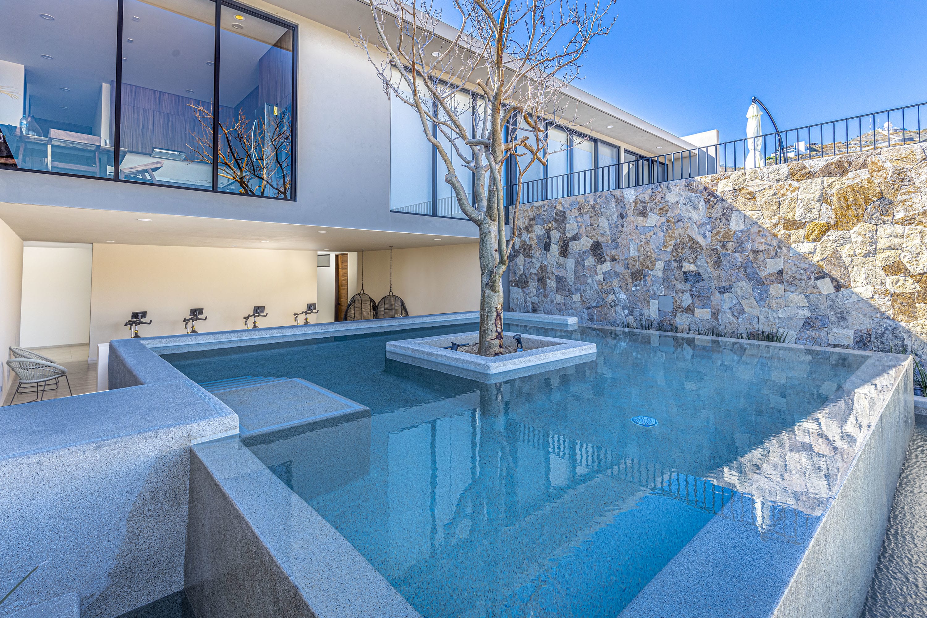 Property Image 2 - Modern & Stylish Condo with Exquisite Mountain View @ Pedregal!