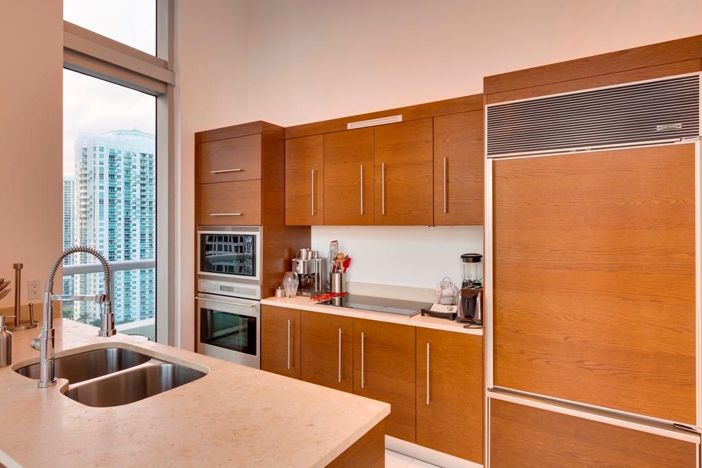Property Image 2 - Downtown Luxury Miami High-Rise Apartment