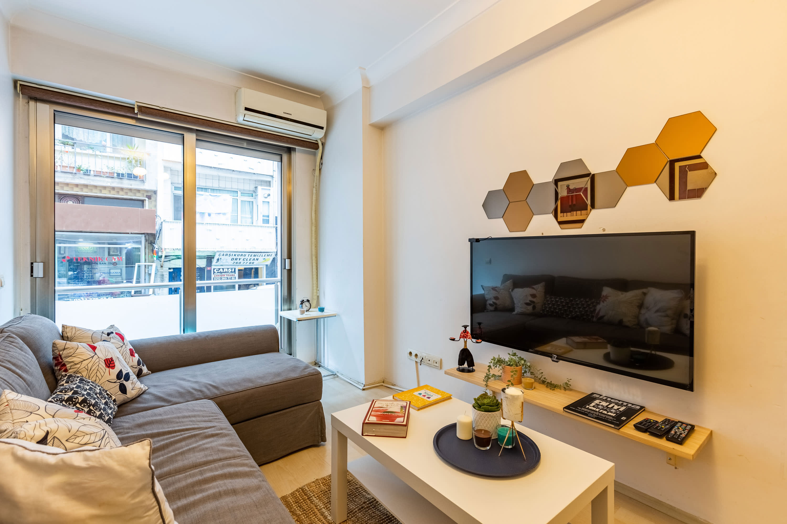 Property Image 1 - Cozy and Central Flat near Nisantasi and Trendy Attractions in Besiktas