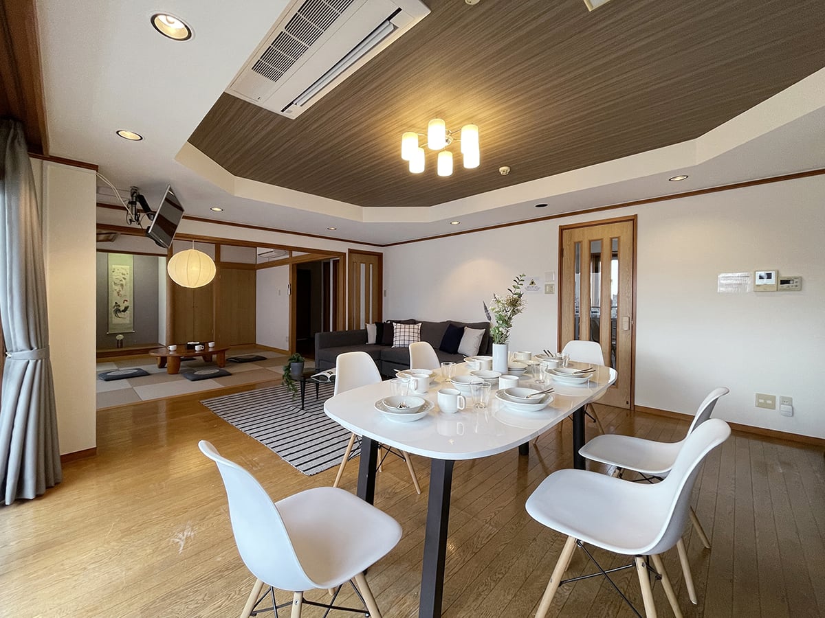 Property Image 1 - Captivating Bright Apartment in the Heart of Hiroshima