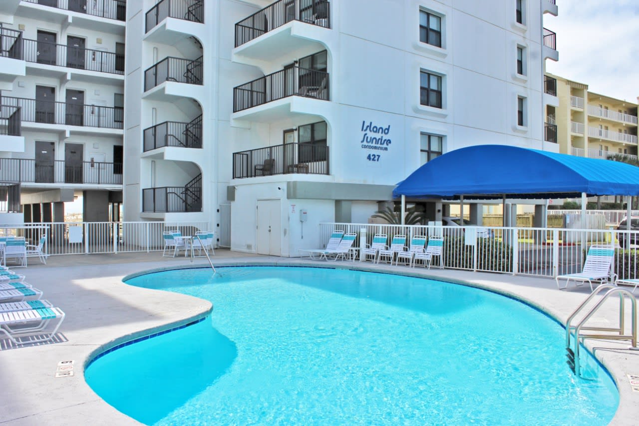 Property Image 2 - Adorable condo on the whites sands of Gulf Shores with outdoor pool