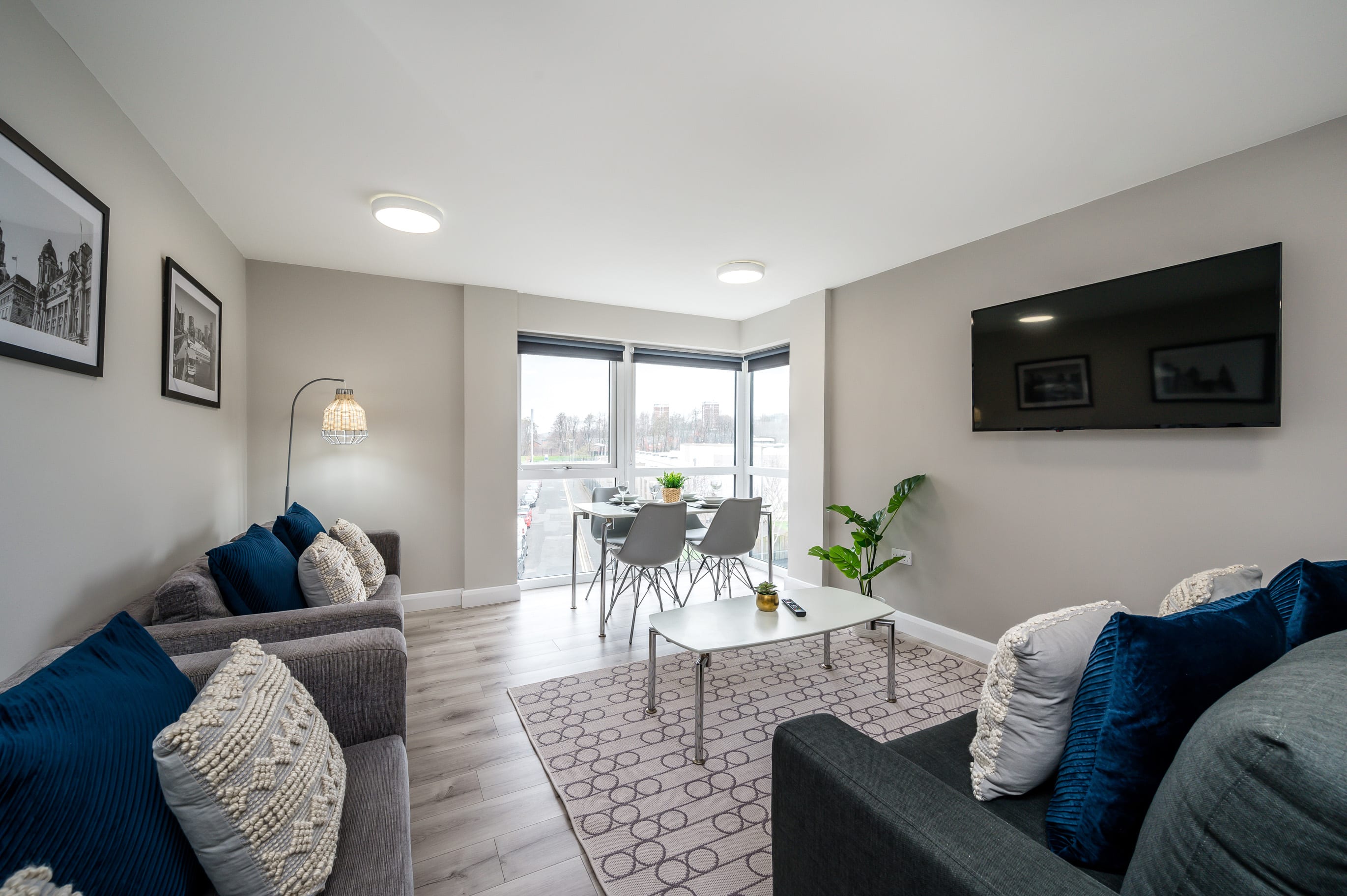 Property Image 1 - Huge 3 Bed Apt in Central Liverpool | 3 En Suites | Netflix | Wifi