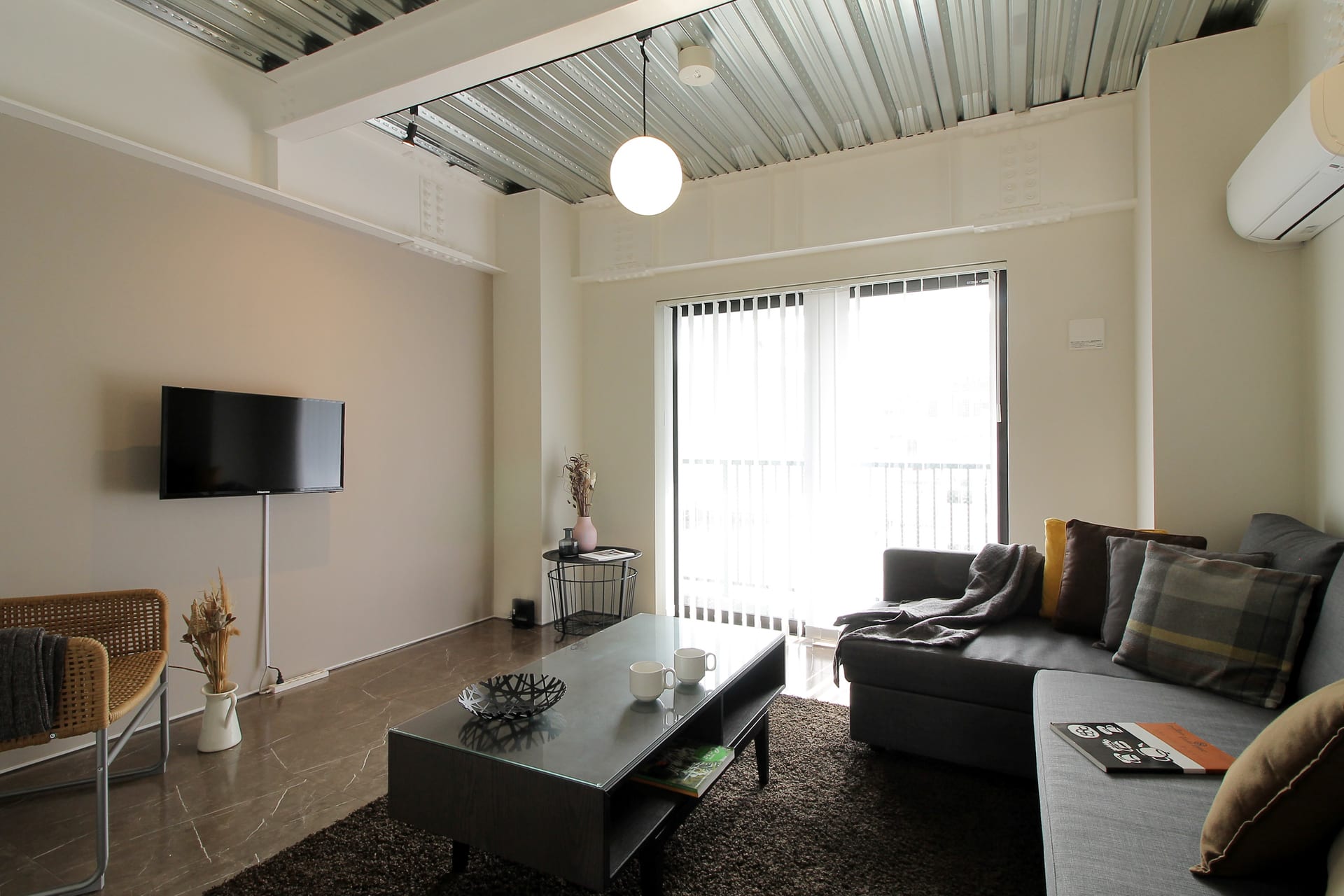 Property Image 1 - Charming Fresh Apartment with Lift close to Peace Park