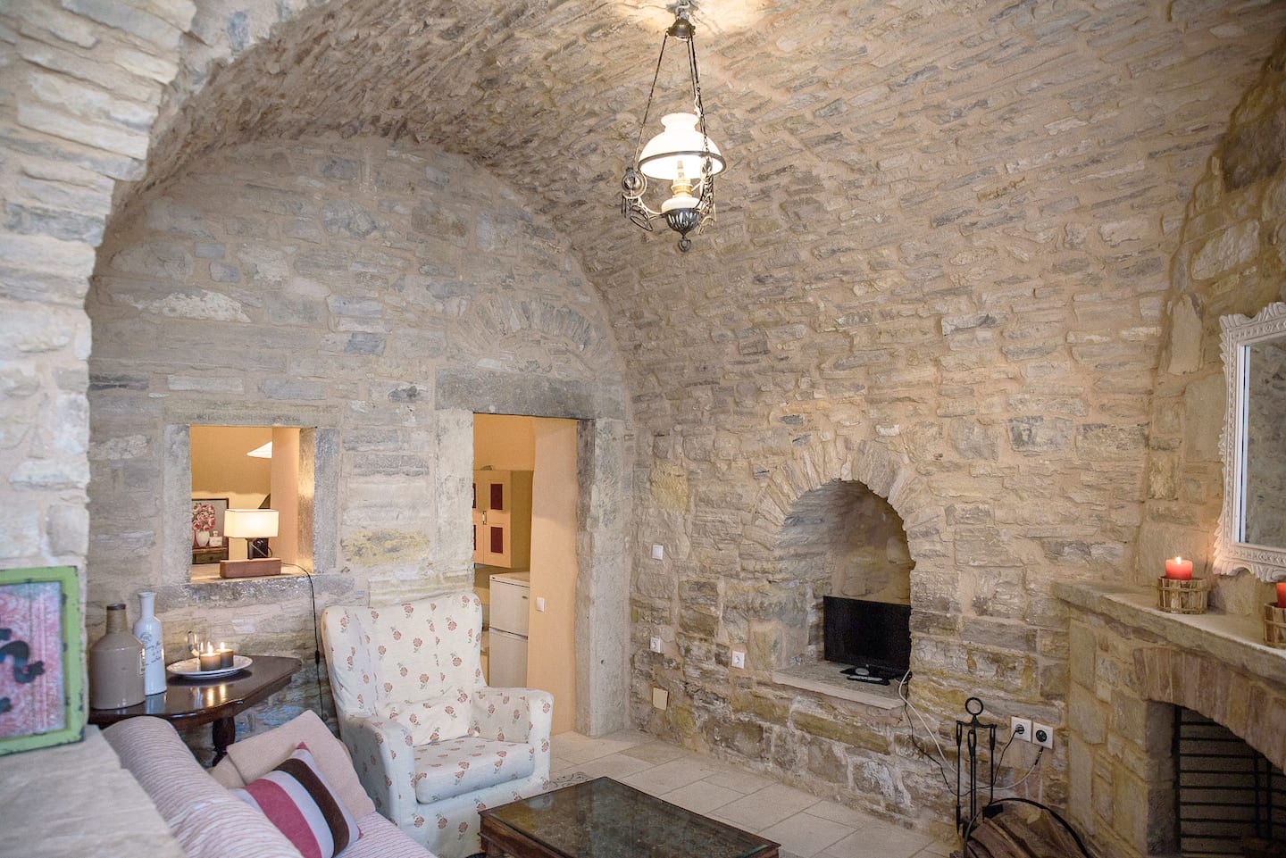 Property Image 2 - Chios Medieval Gem - Top Location,Unique Interiors
