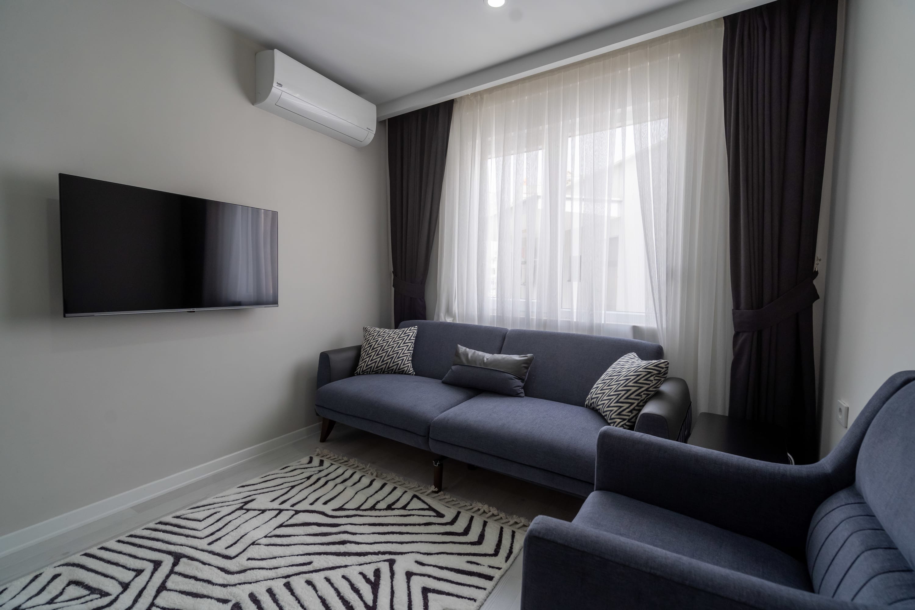 Property Image 2 - Cozy Apartment with Central Location and Balcony Close to Beach in Muratpasa, Antalya