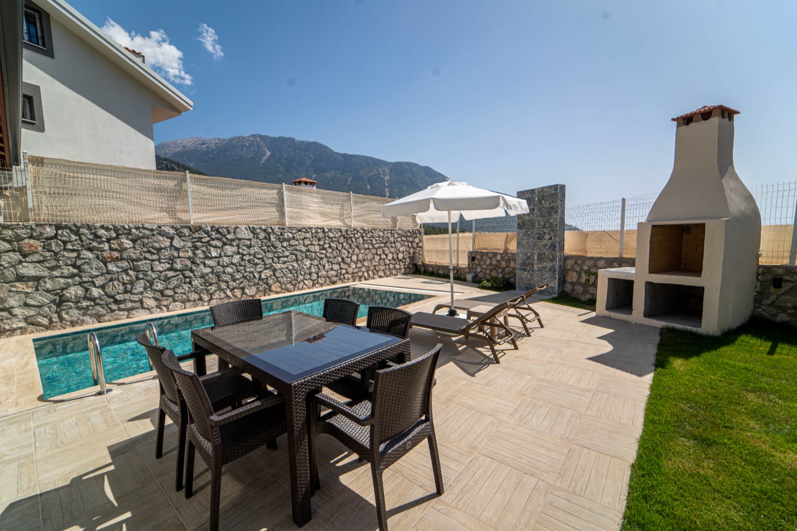 Property Image 2 - Magnificent Villa with Private Pool and Backyard in Fethiye