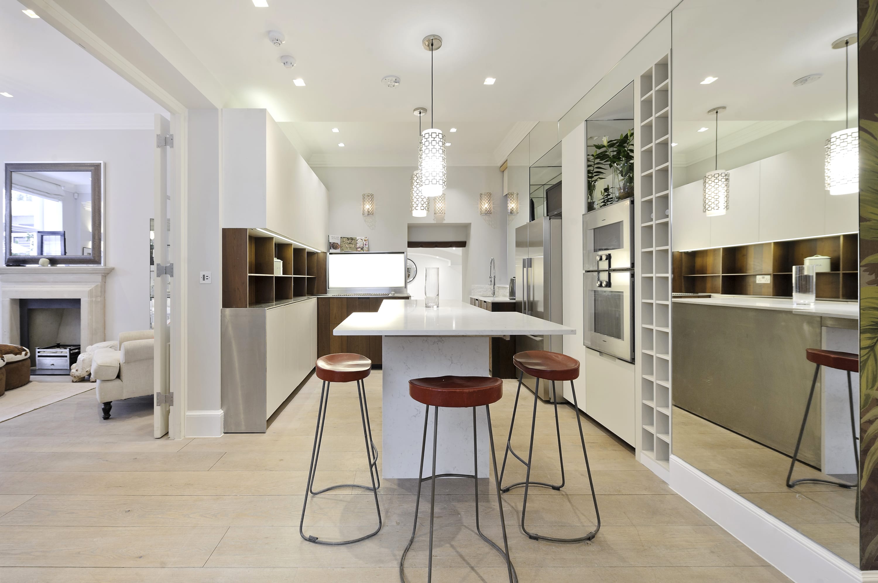 Property Image 2 - Luxury Interior Designed 5 Bedroom Knightsbridge Apartment!