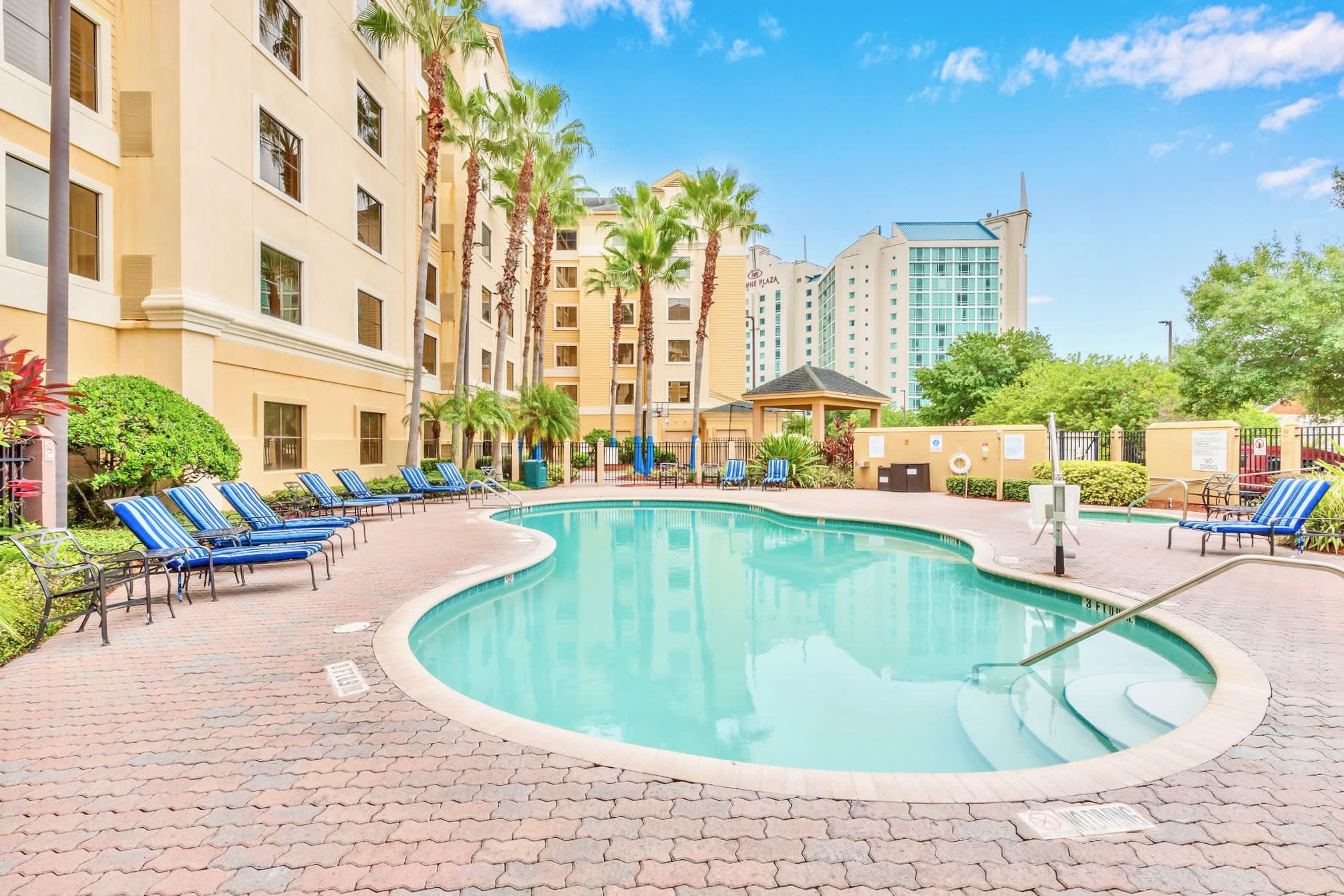 Property Image 1 - Cozy 1BR with Two Queen Beds - Pool and Hot Tub - Close to Disney!