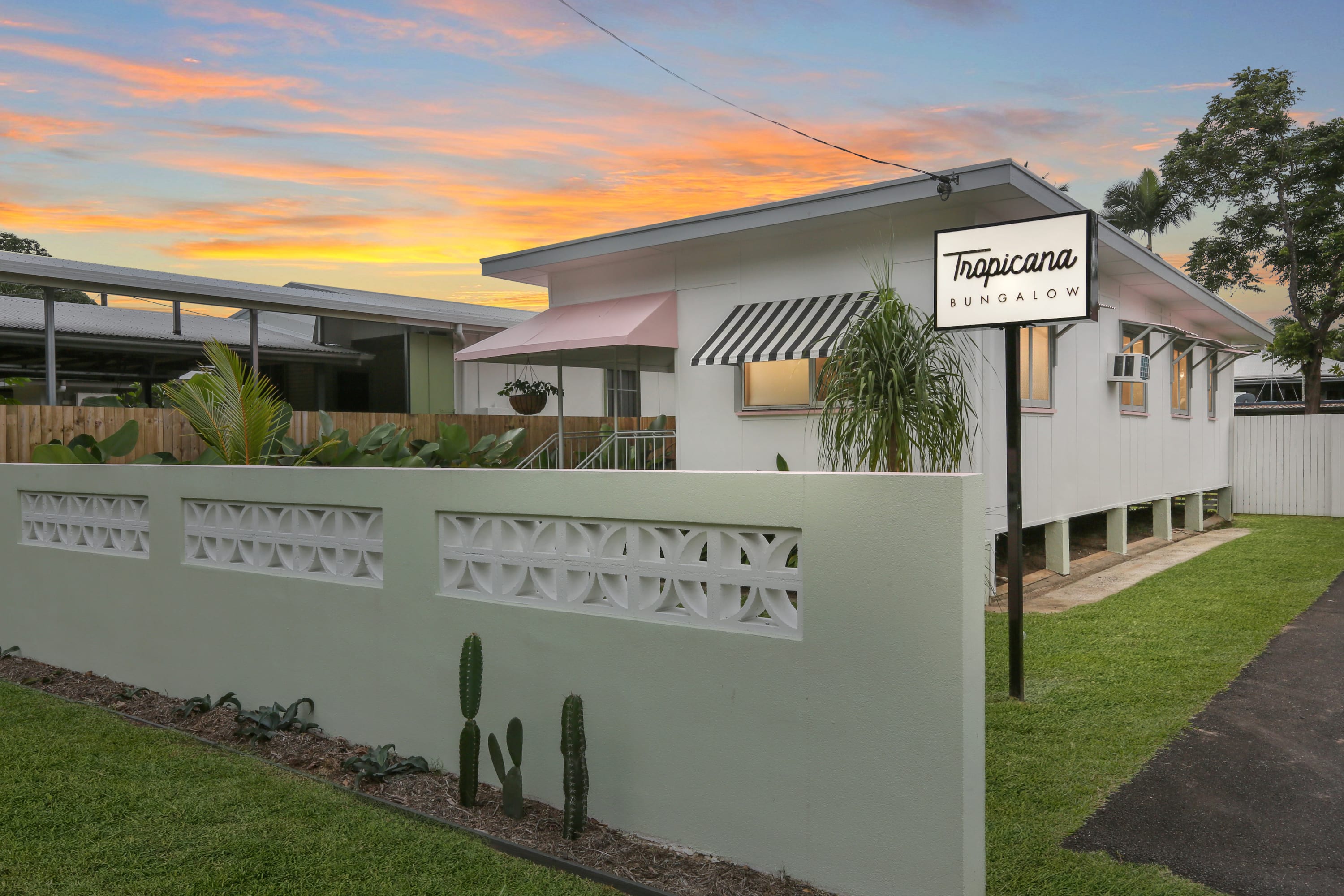 Property Image 1 - Pet Friendly Stunning California Inspired Bungalow near Cairns