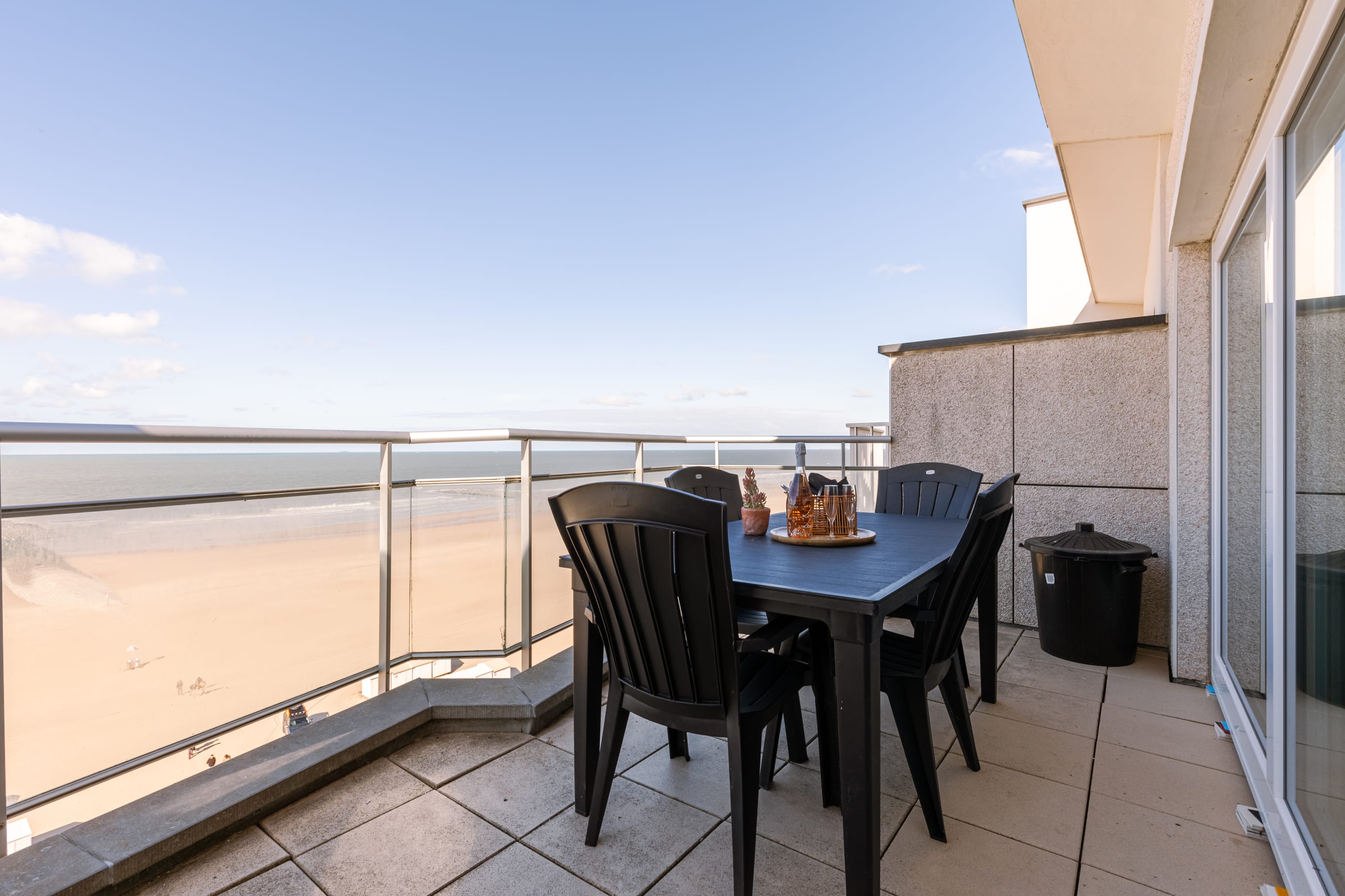 Property Image 1 - Picturesque Apartment with Panoramic Sea Views