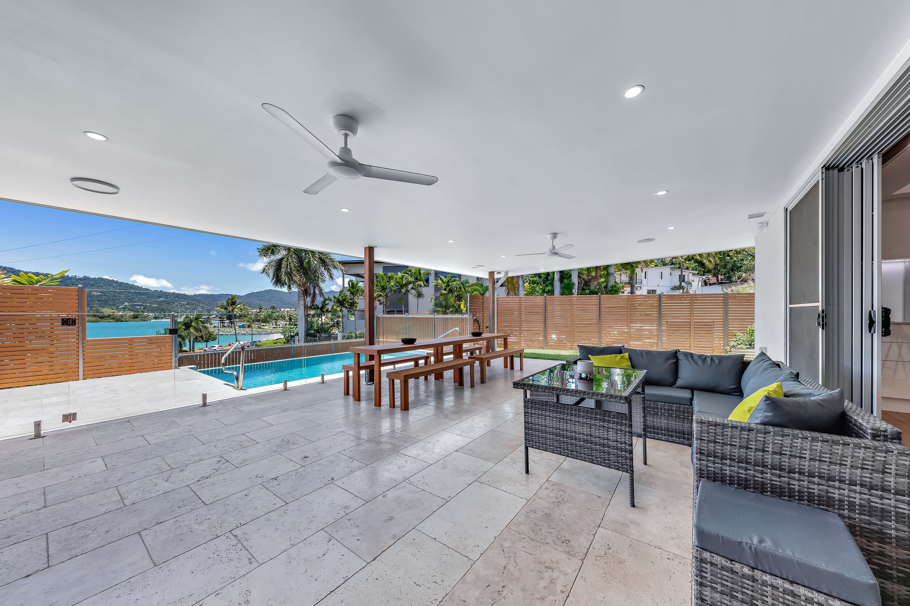 Property Image 2 - Stunning Holiday Home in Airlie Beach 