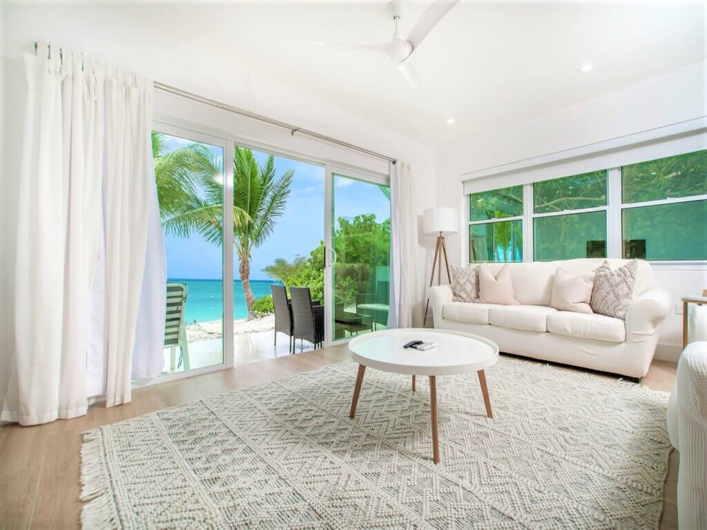 Property Image 1 - Chic Family Friendly 3 Bed 2 Bath Beach Front Home