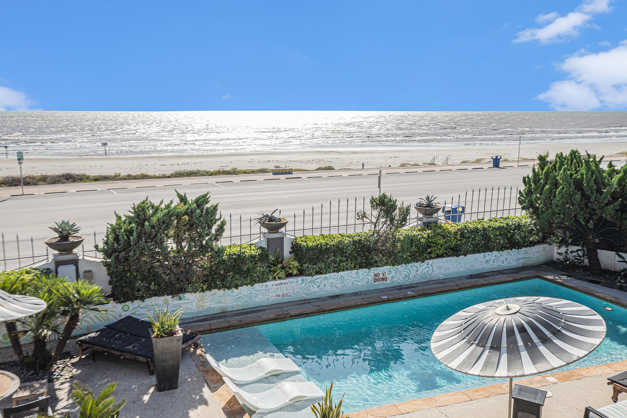 Property Image 1 - Amazing oceanfront condo, with pool, dog friendly