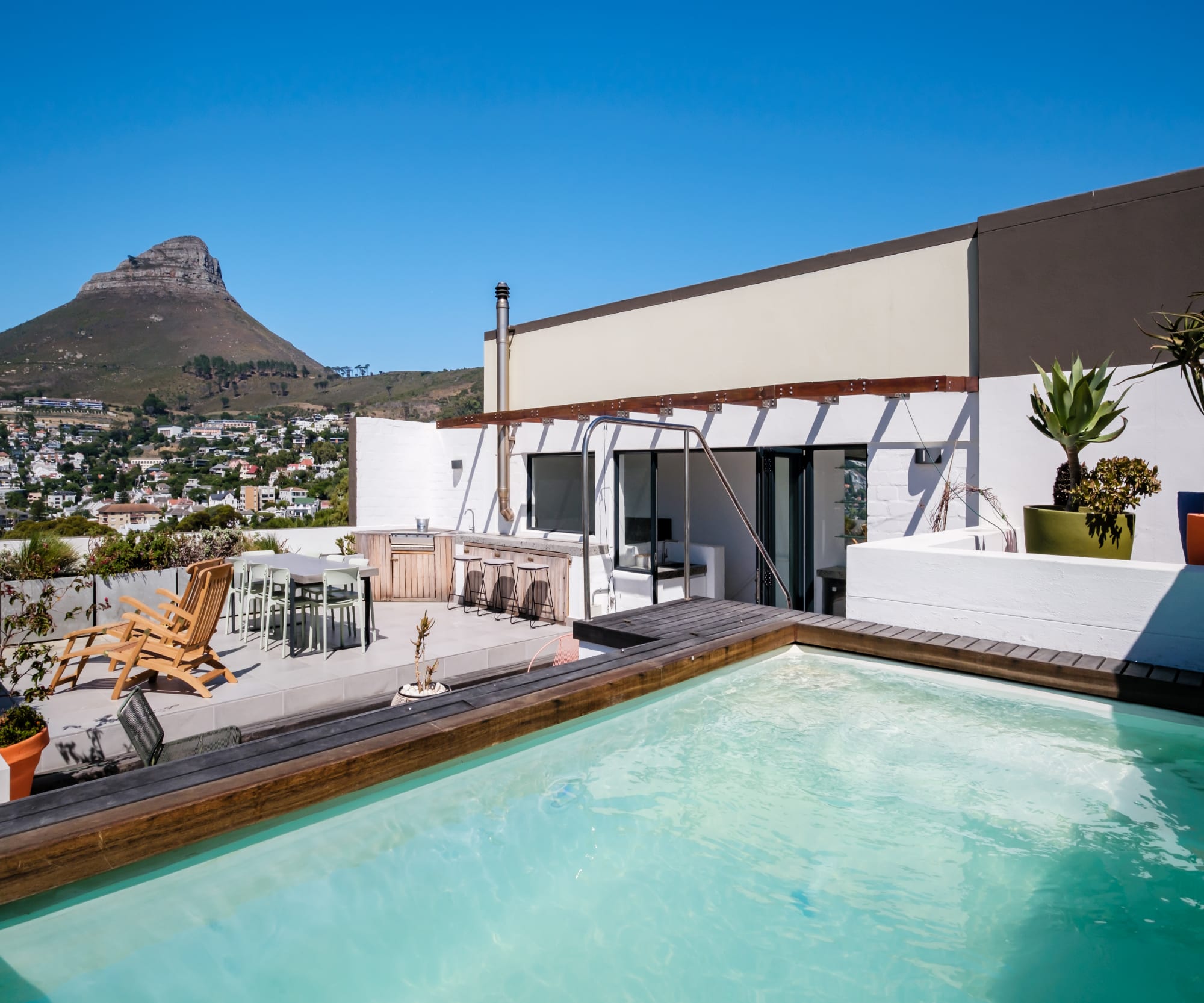 Property Image 2 - Gorgeous Apartment w/Table Mountain Views (Pride View)