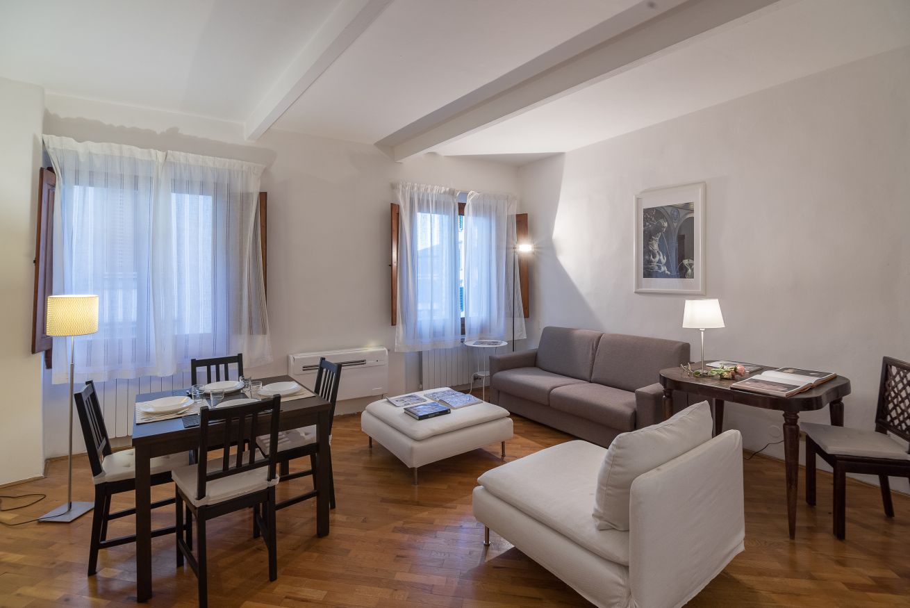 Property Image 1 - Charming Spacious Apartment near Piazza Santa Croce