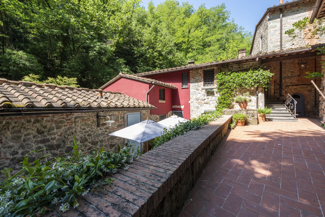 Property Image 2 - Secluded private villa by the river near Lucca
