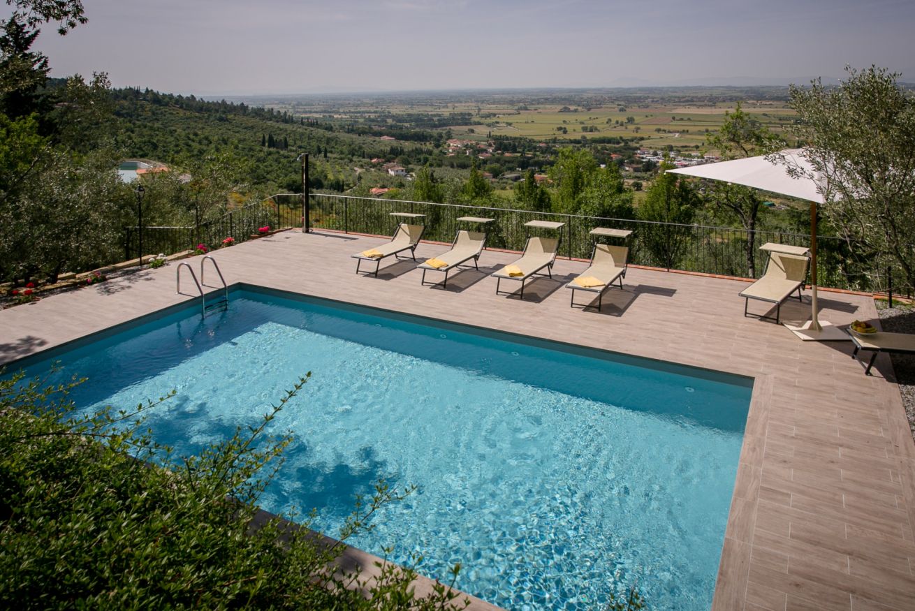 Property Image 1 - Beautiful Villa with panoramic pool in the south of Tuscany