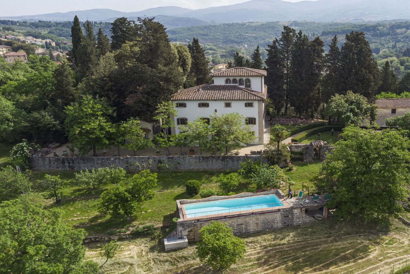 Property Image 1 - Classic Tuscan Villa in the Chianti region