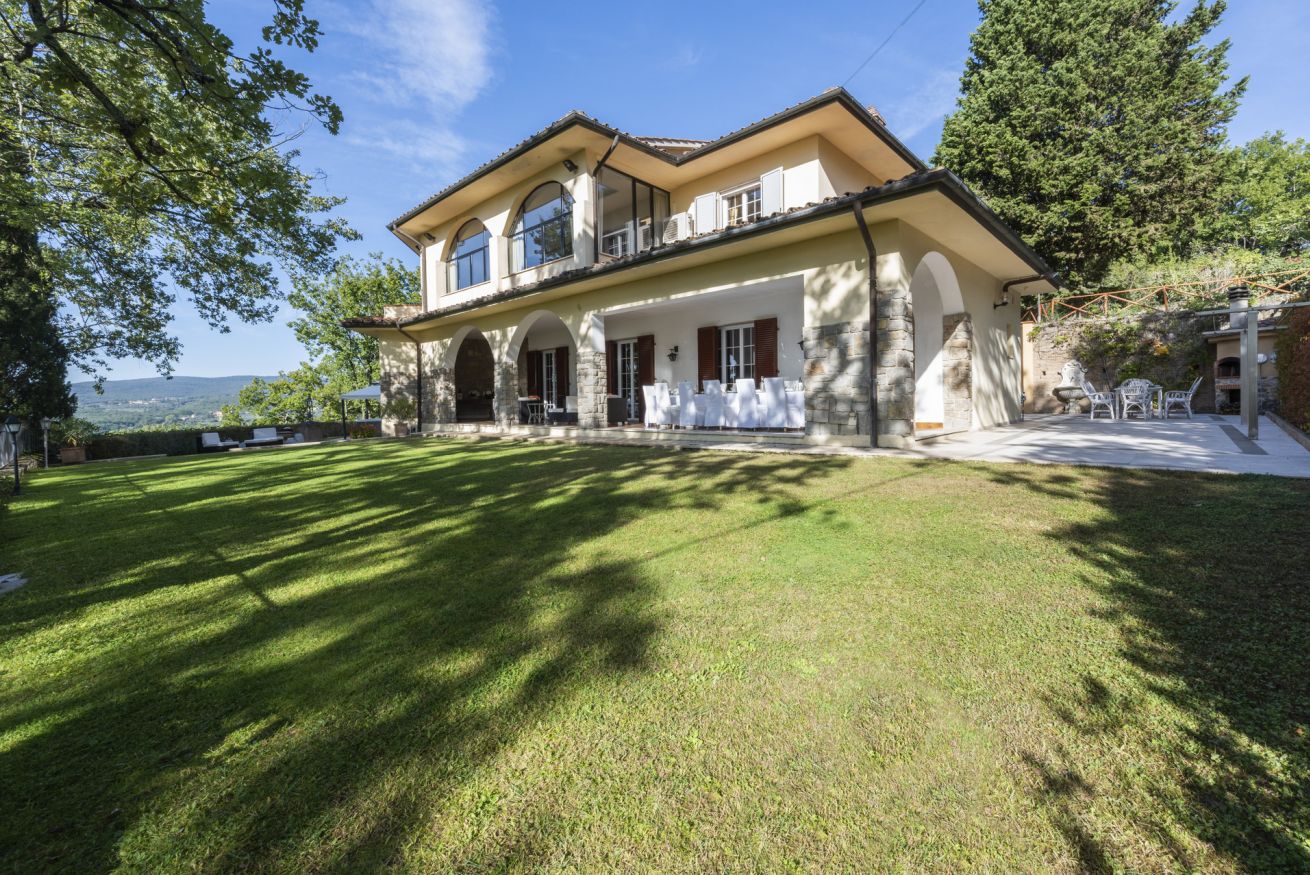 Property Image 1 - Luxury fully serviced villa near Siena