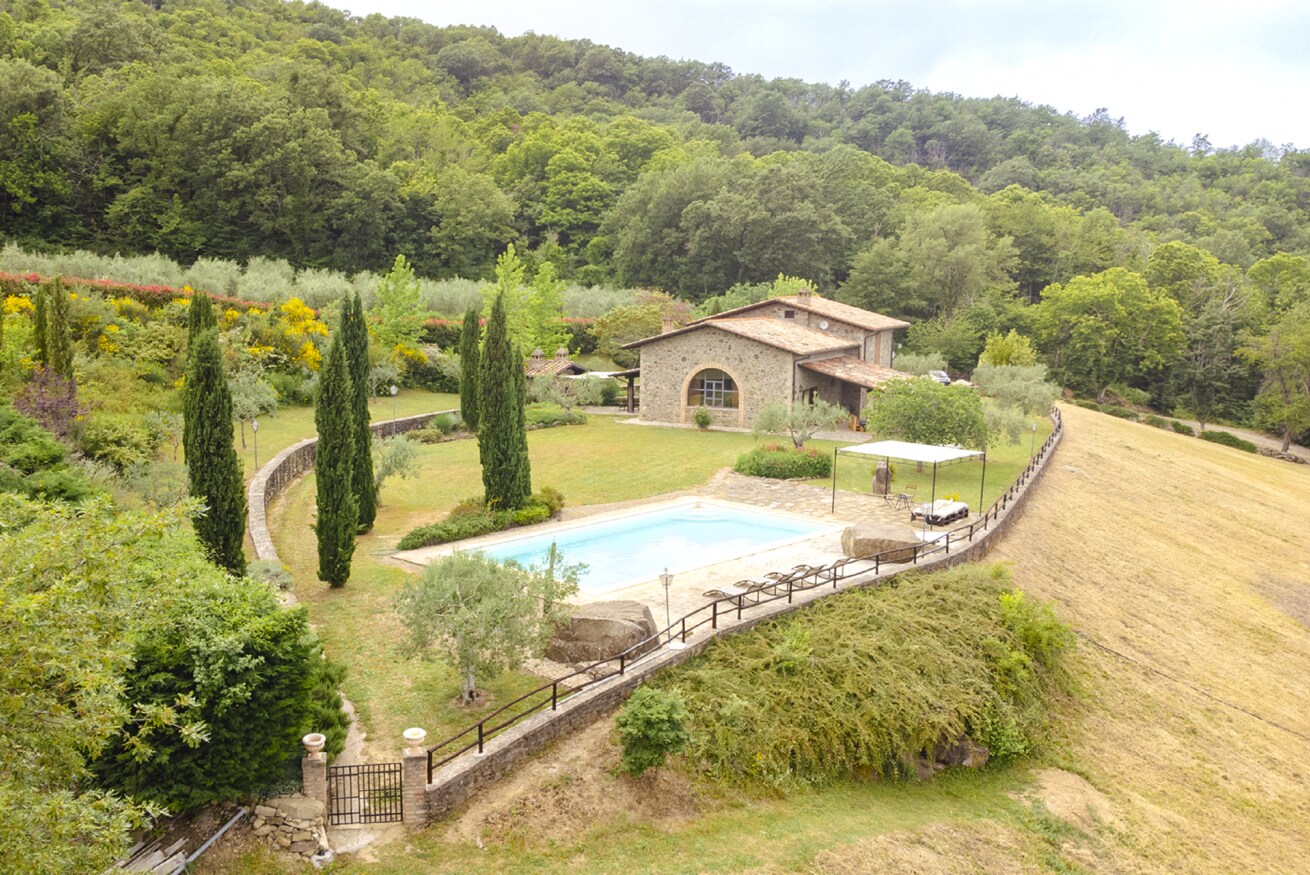 Property Image 1 - Panoramic Villa in the Umbrian countryside