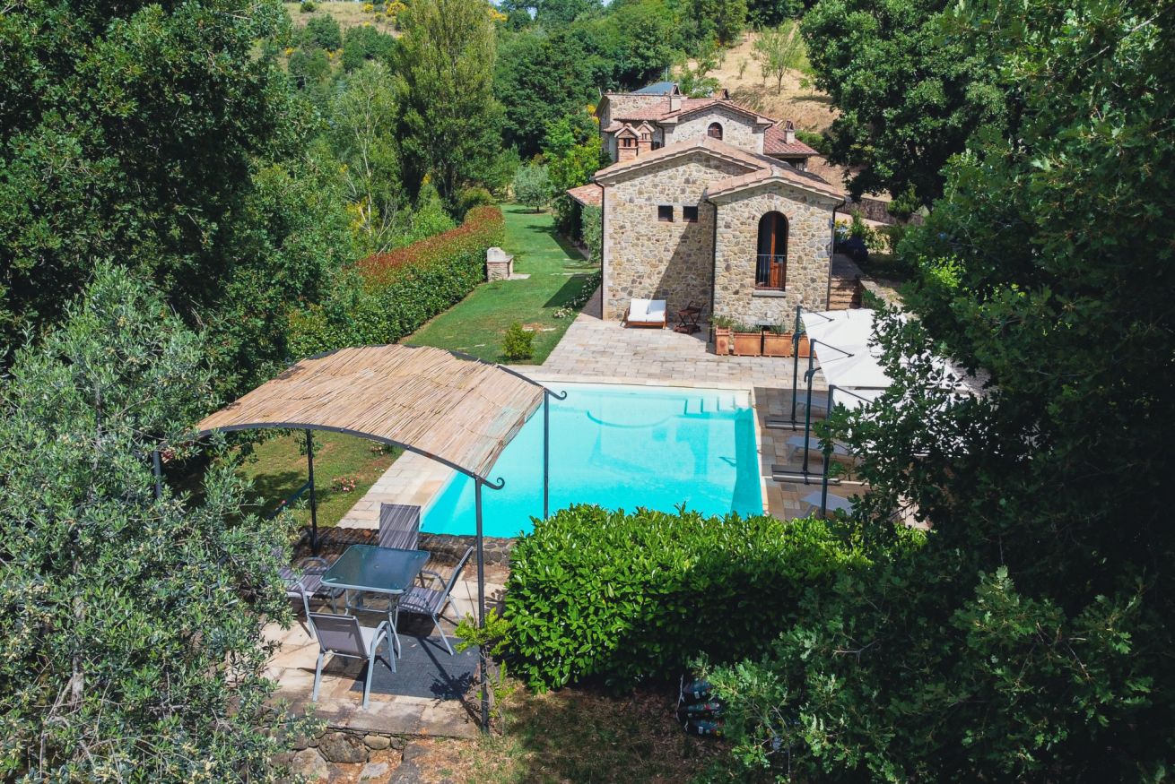 Property Image 2 - Fantastic Villa with pool and great views between Tuscany and Umbria