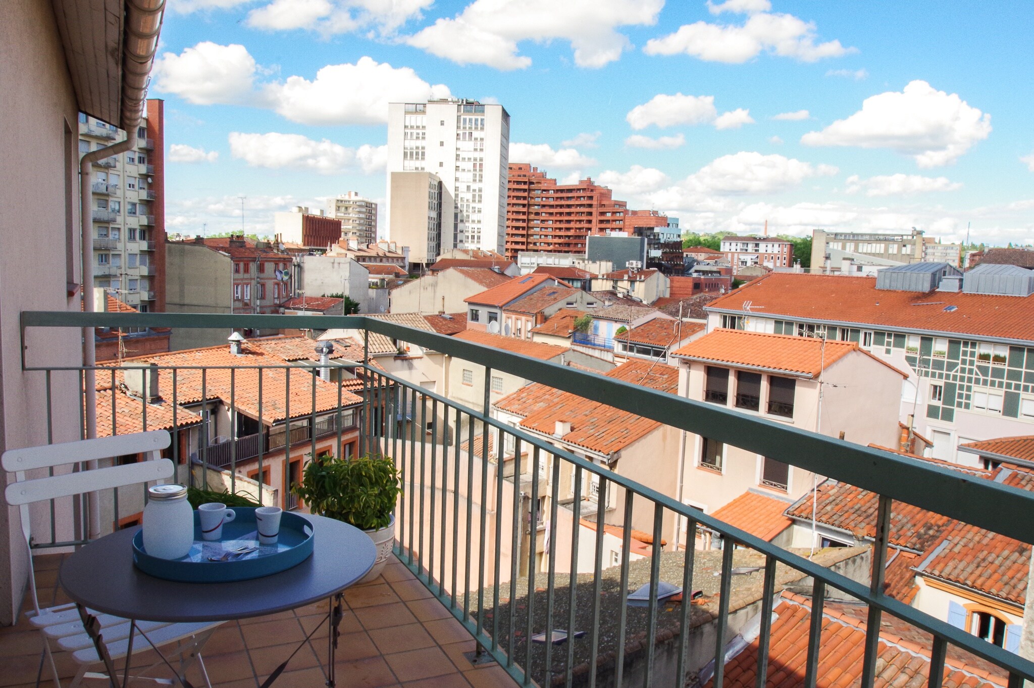 Property Image 1 - Modern Apartment with Parking in the Heart of Toulouse