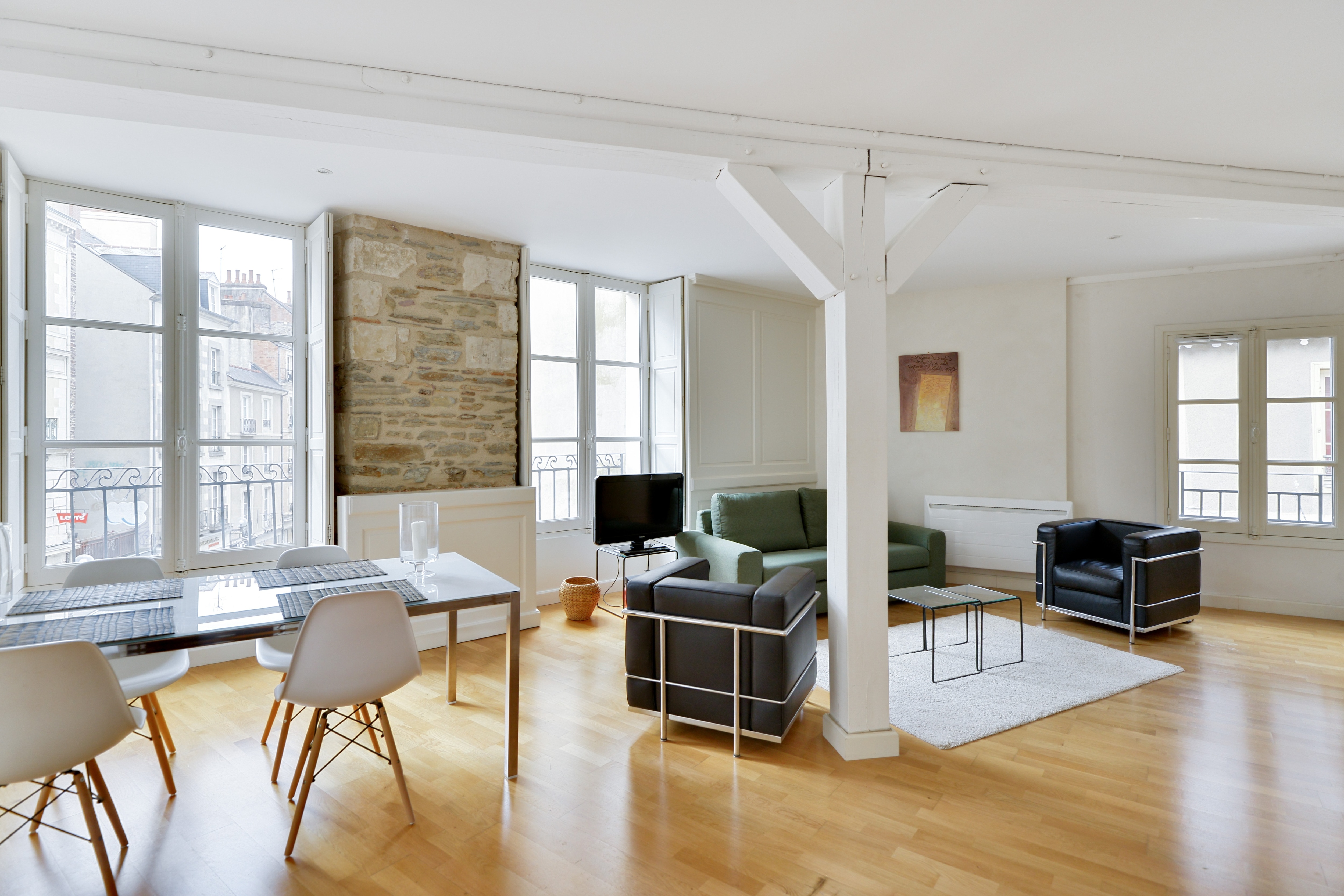 Property Image 2 - Bright and Modern Apartment in Rennes