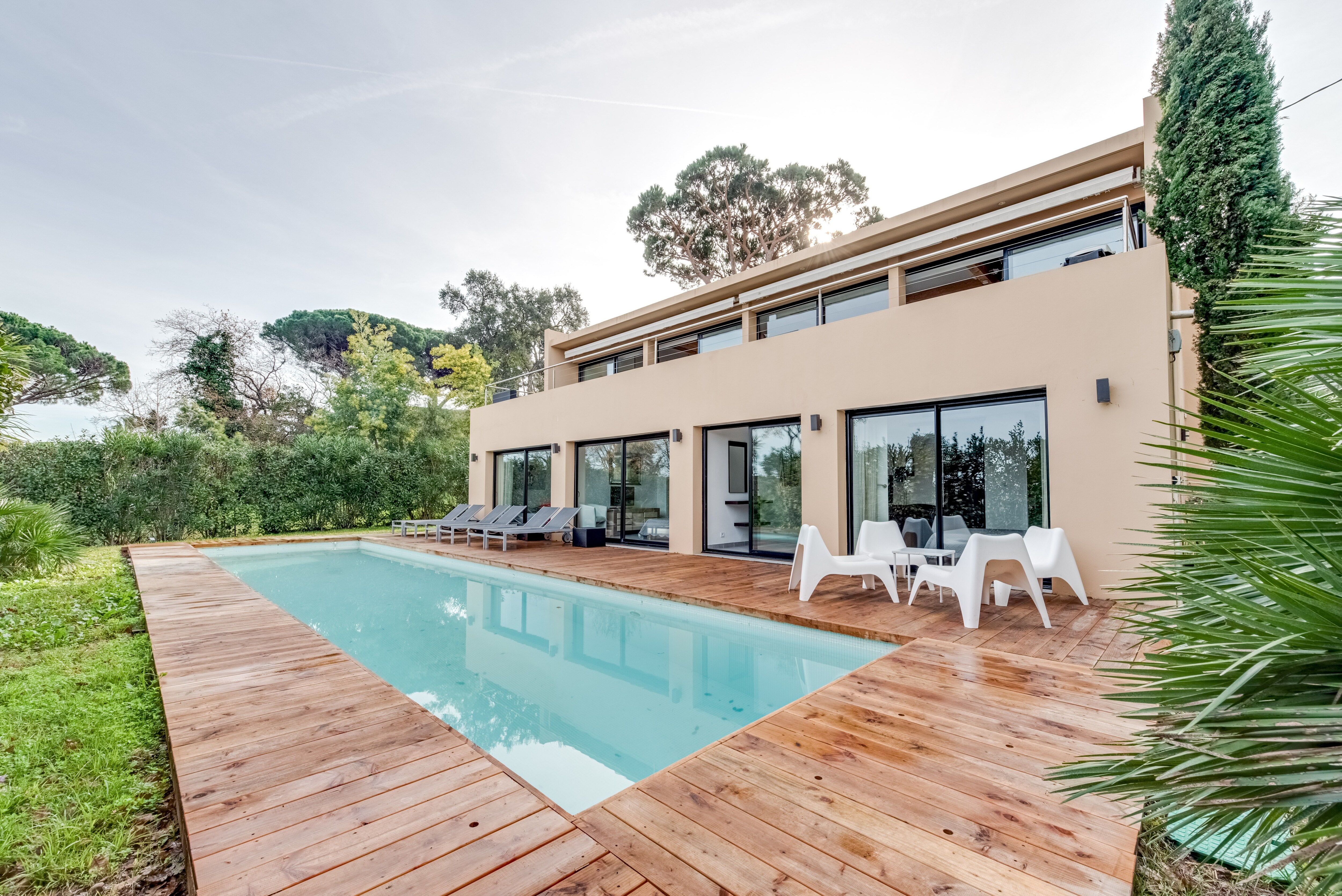 Property Image 1 - Dazzling Villa with Stunning Gulf of Saint-Tropez View 