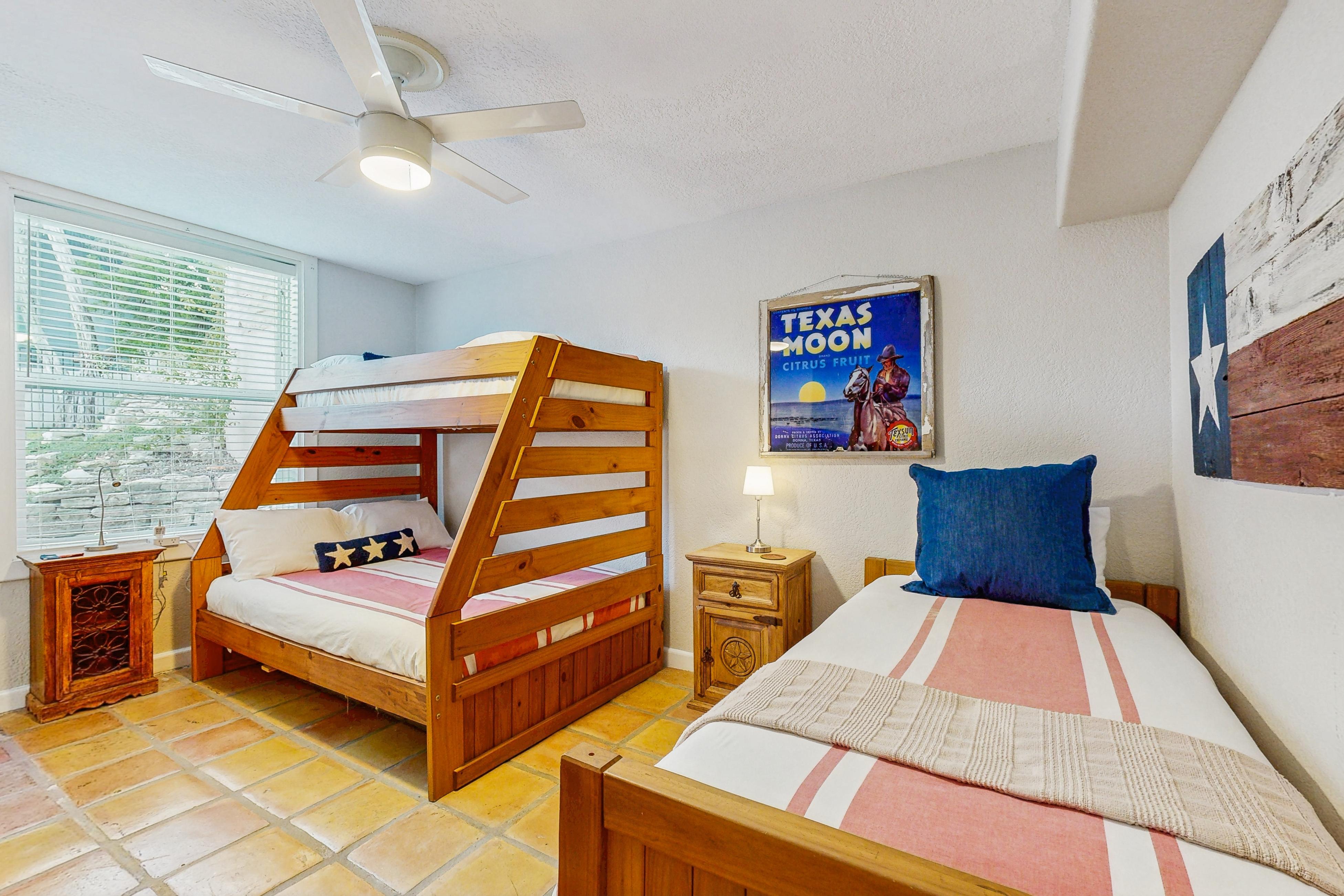 Peaceful Treehouse Retreat Peaceful Treehouse Retreat