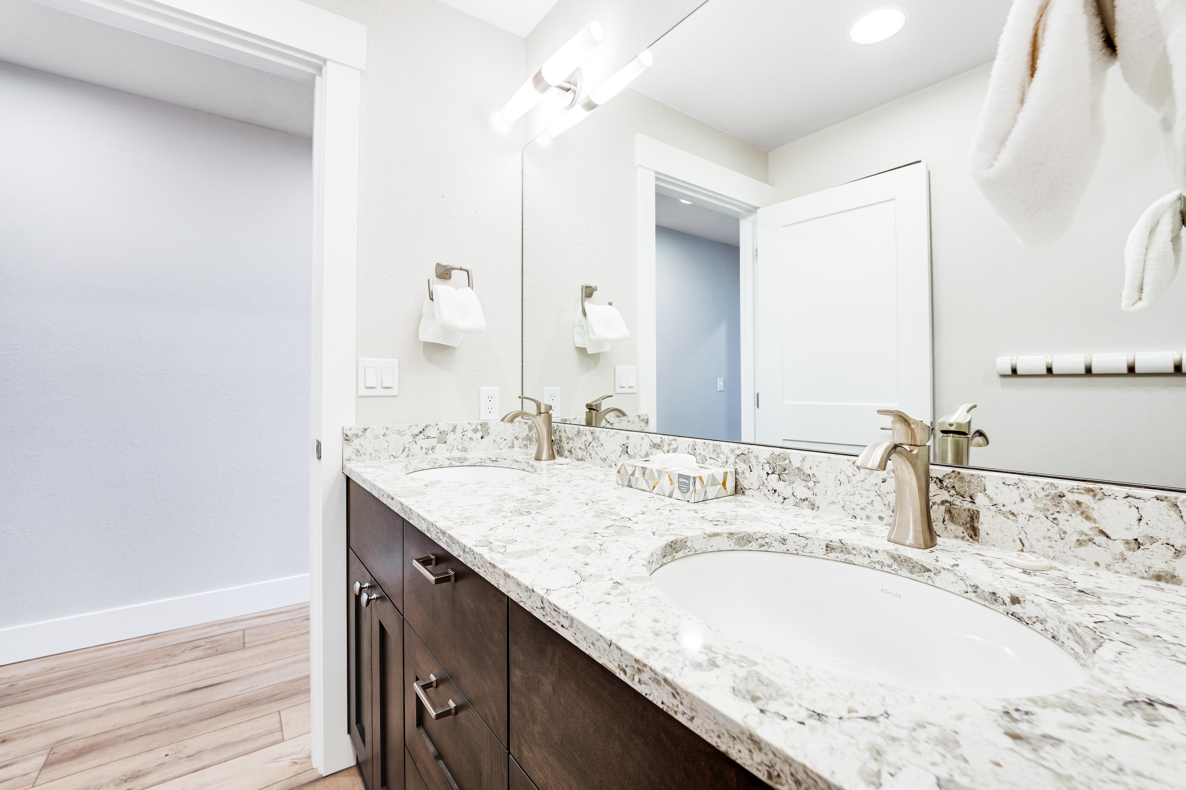 Lake Chelan Shores - Fun in the Sun #13-1