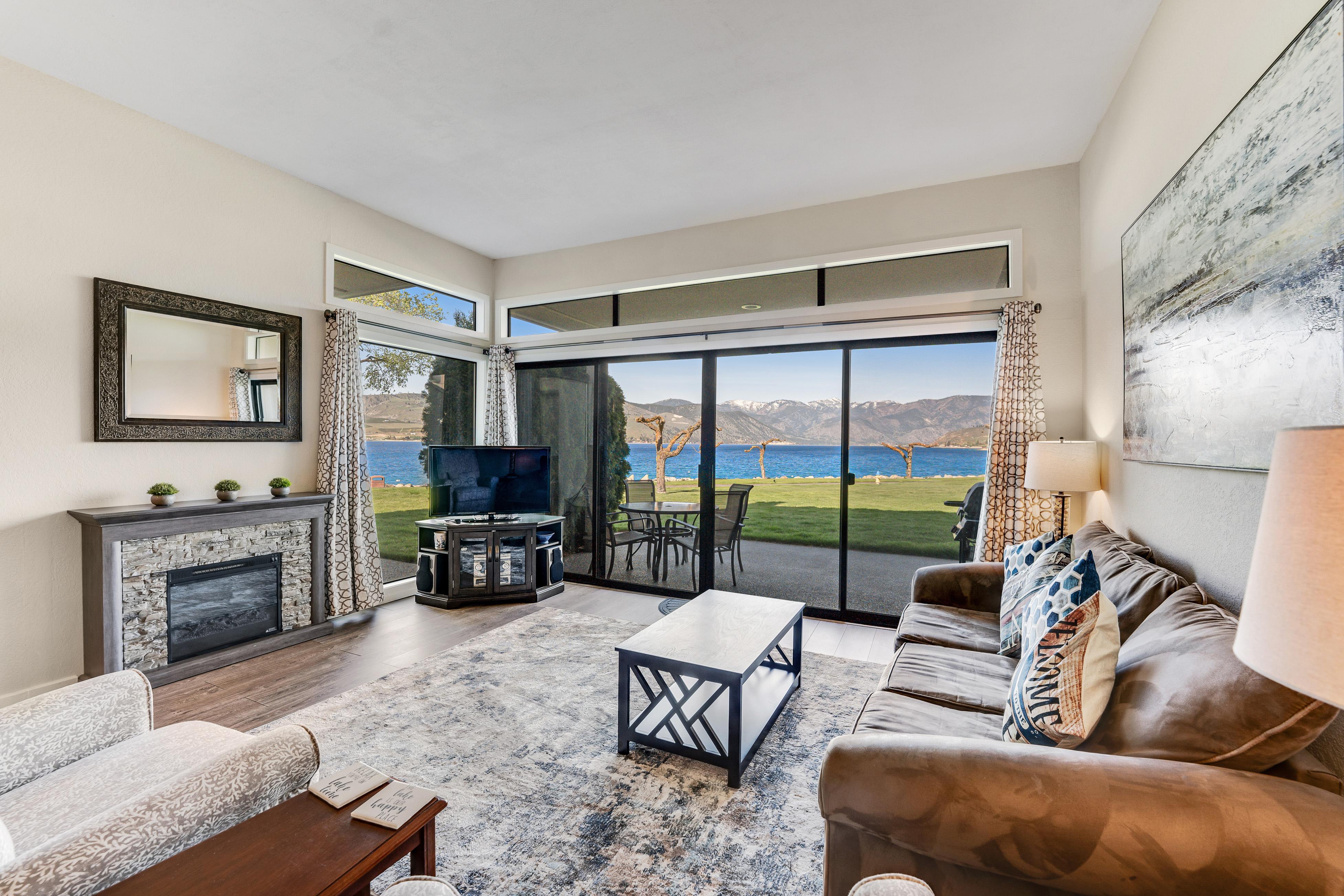 Property Image 1 - Lake Chelan Shores: Sweet Retreat  (#3-3)