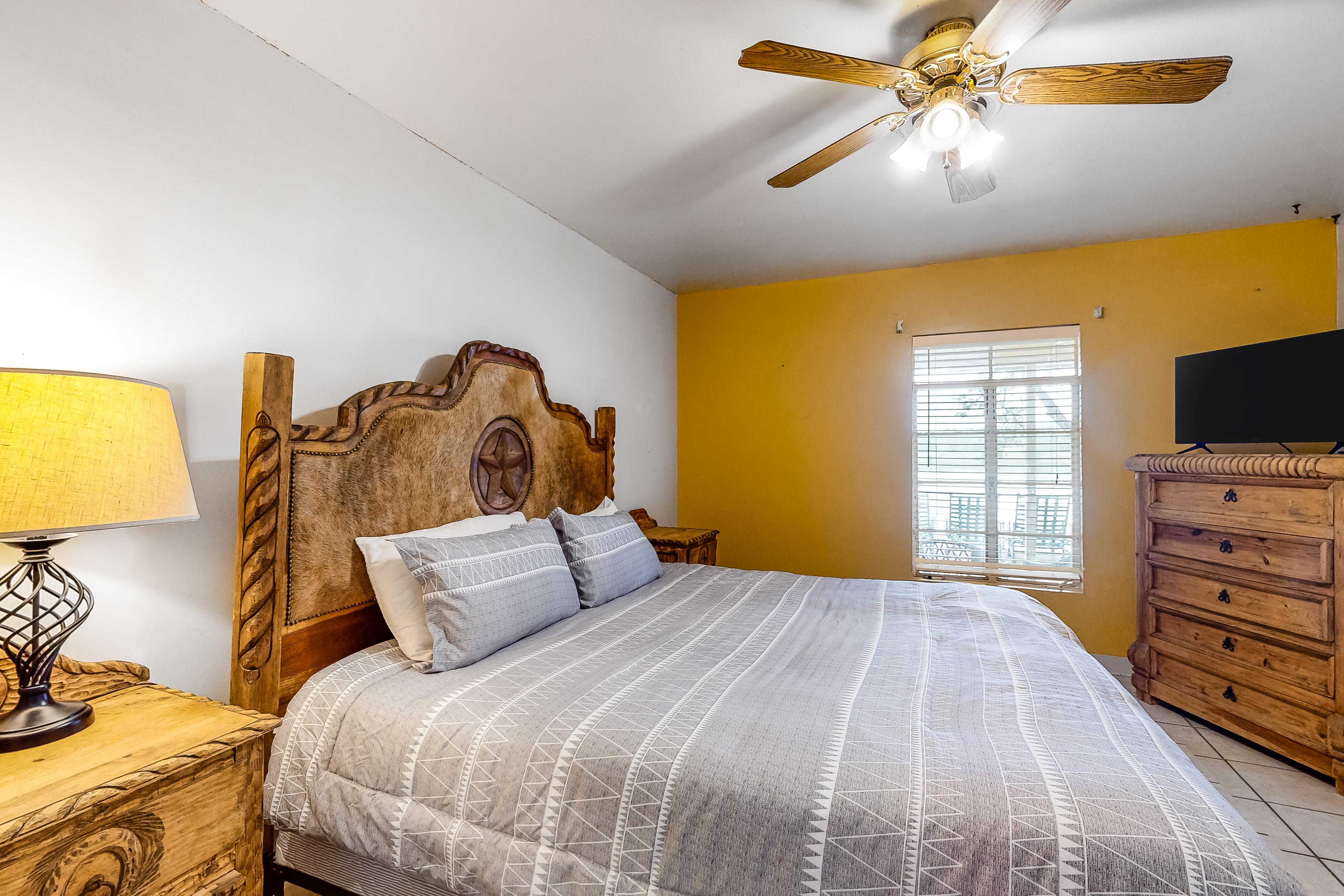 Sunny Days Lake Retreat 