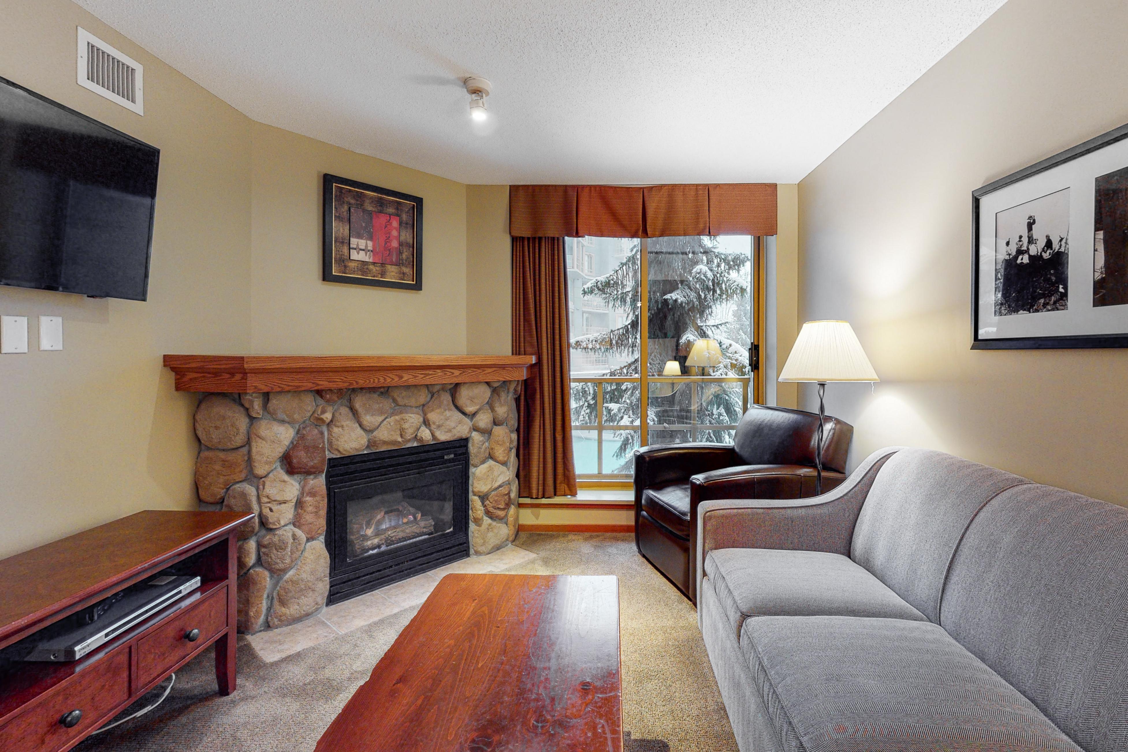 Property Image 2 - Stunning Condo with access to Heated Pool