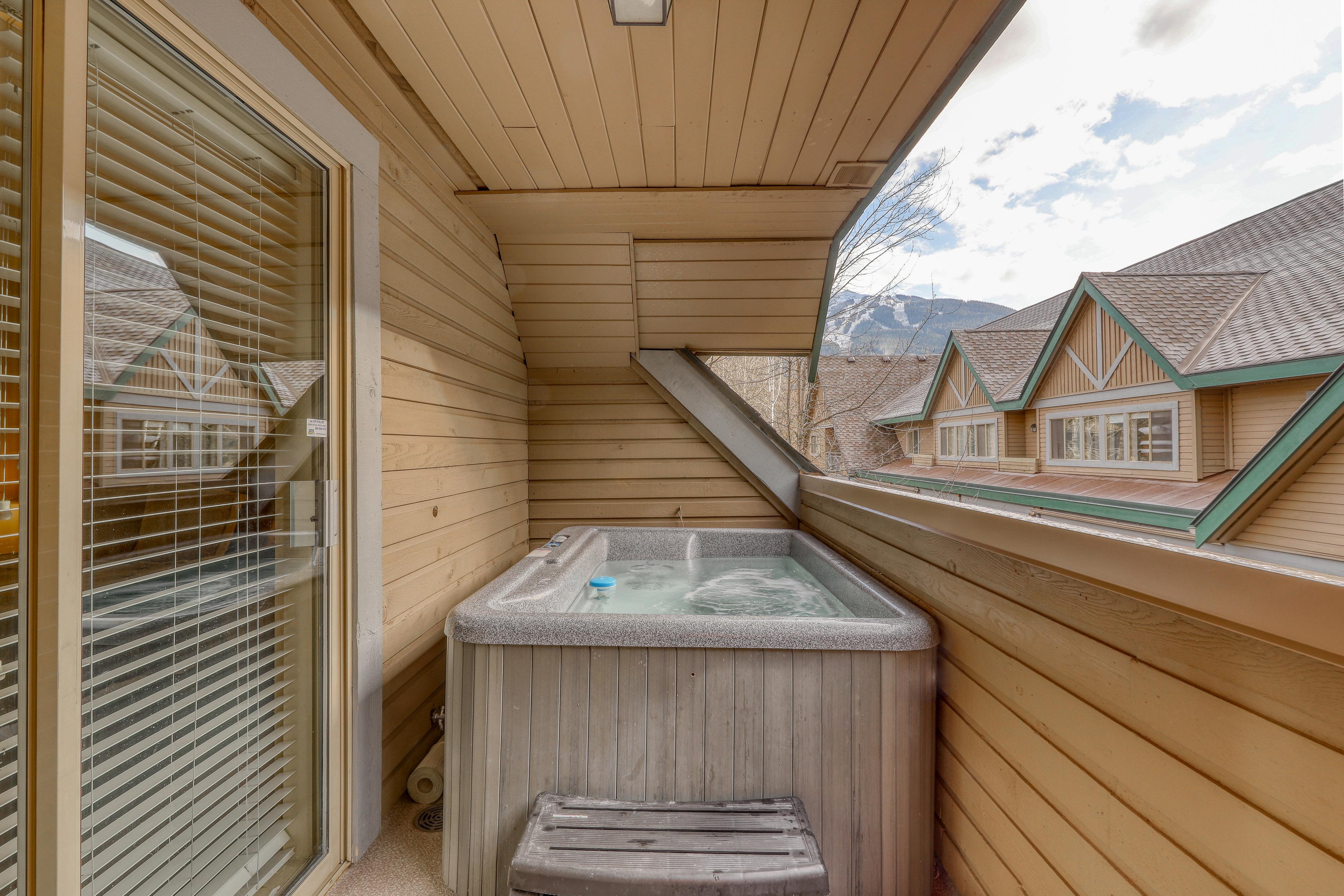 Property Image 2 - Remarkable Condo with Private Balcony and Shared Hot Tub