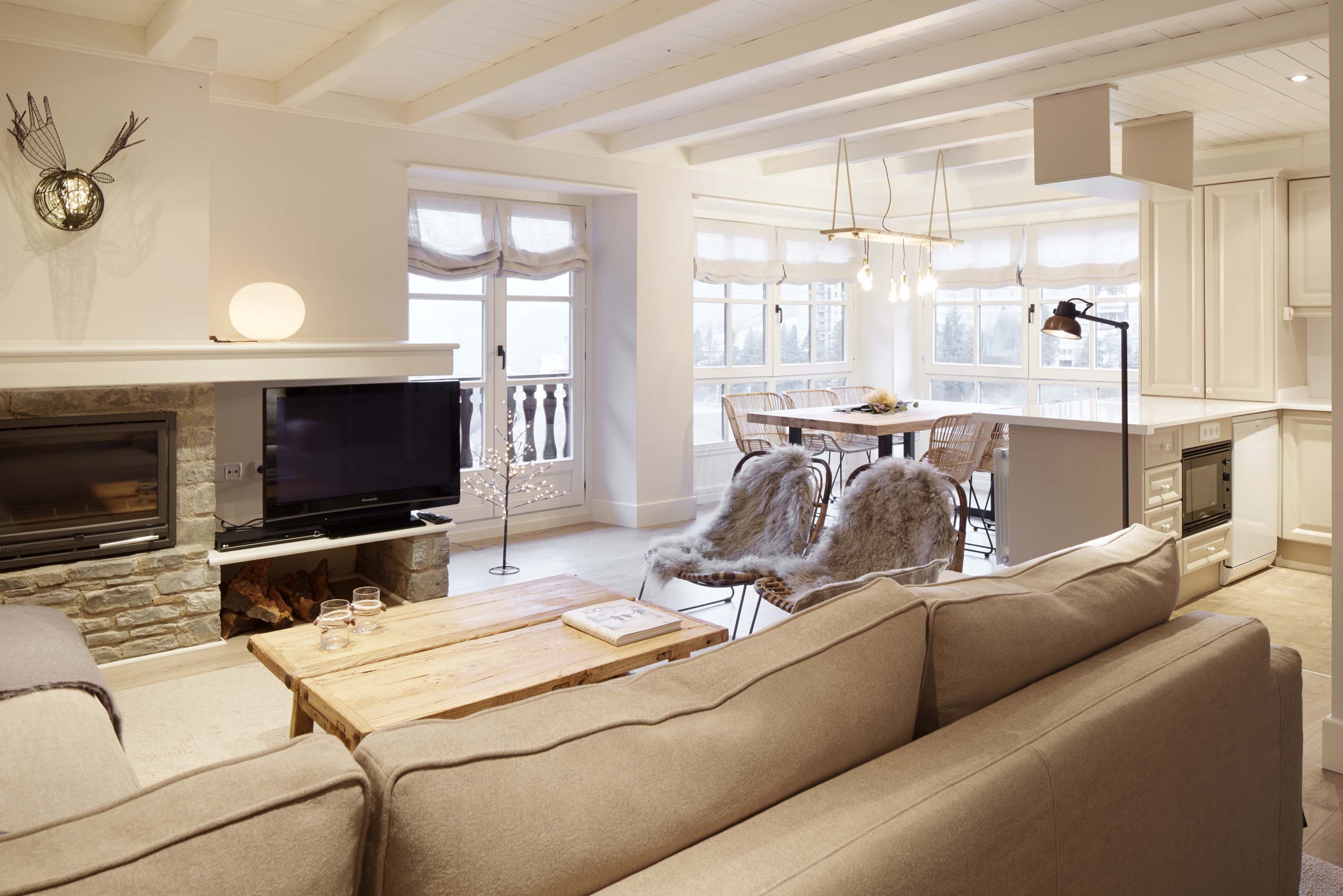 Property Image 1 - Marvellous Wood Apartment with Elegant Interior
