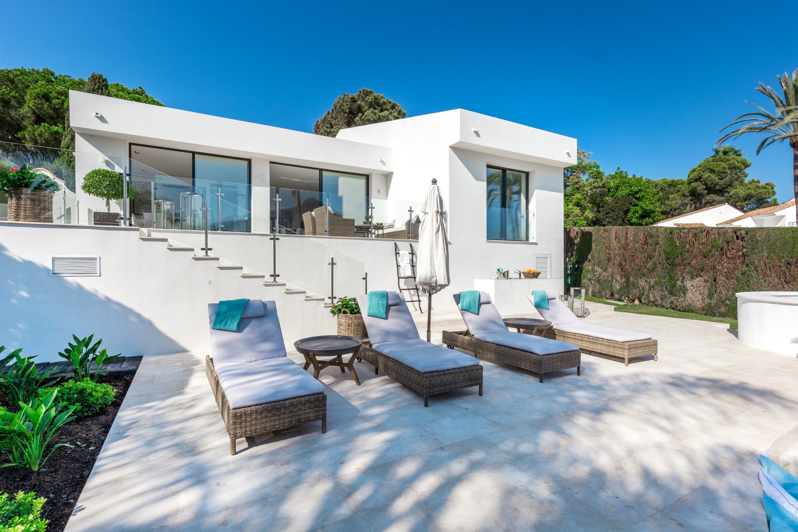 Property Image 2 - Ultra modern villa close to golf courses