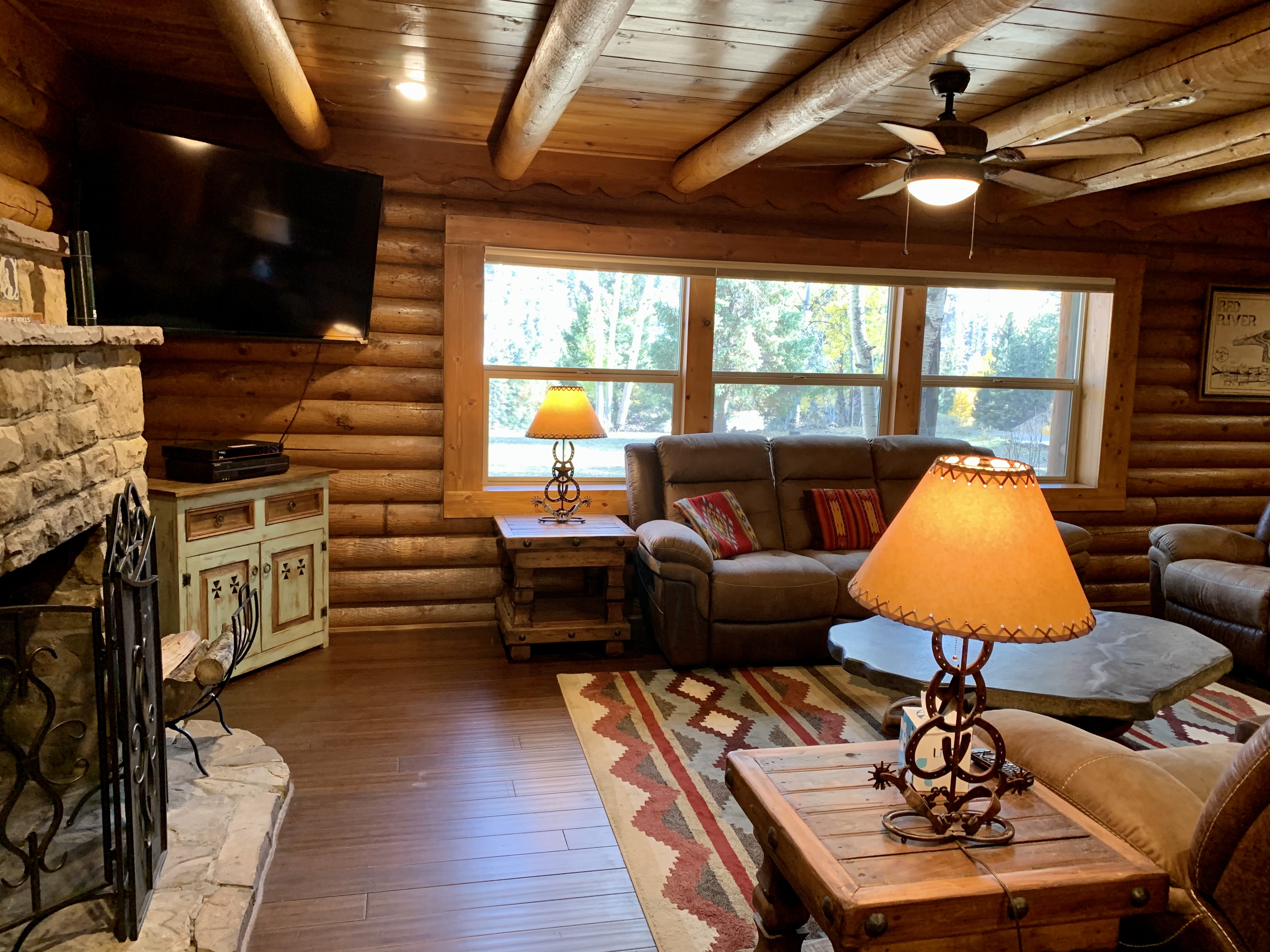 Property Image 1 - Rocky Top Vista Log Cabin with High Speed Wifi
