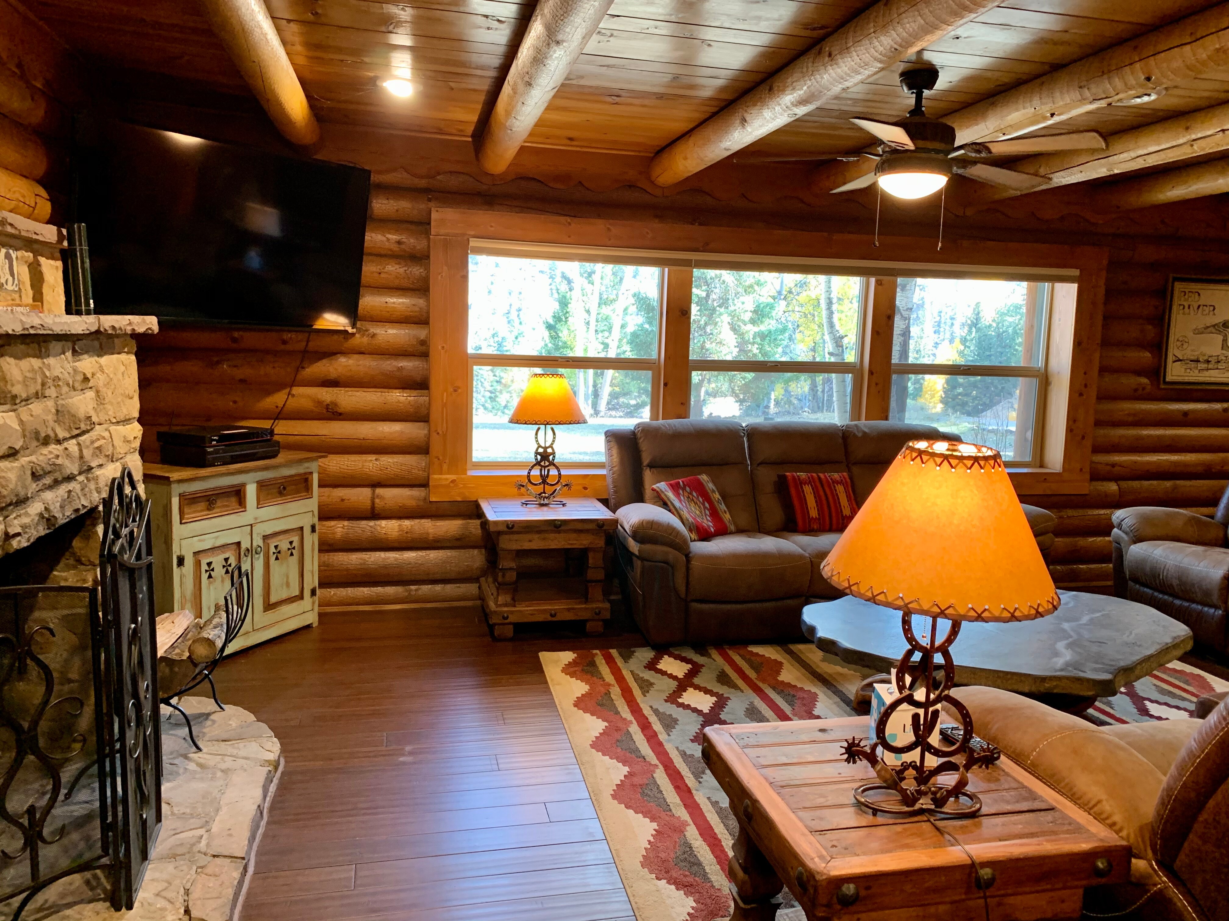 Property Image 2 - Rocky Top Vista Log Cabin with High Speed Wifi