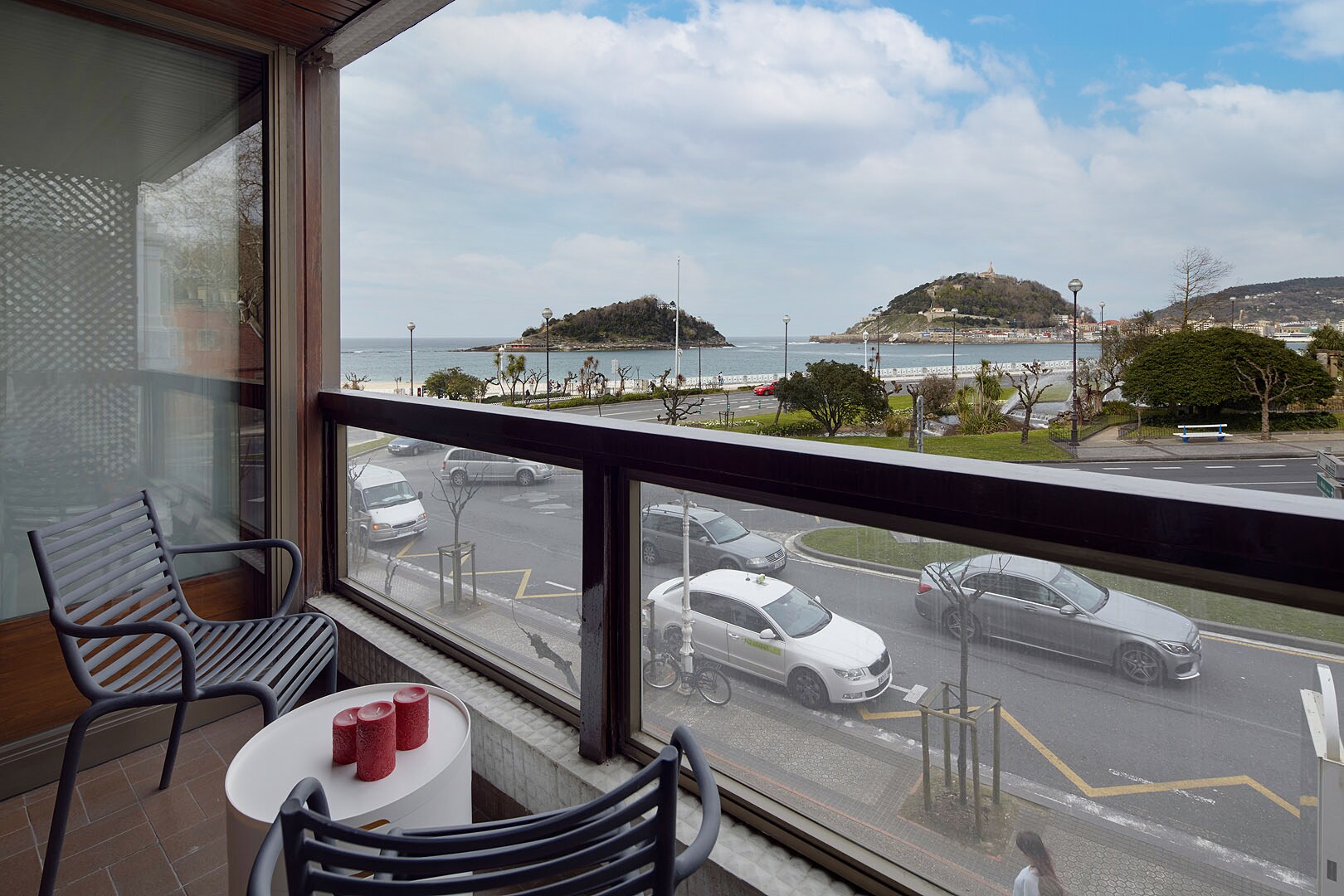 Property Image 1 - Sea View Charming Apartment with Large Glass Windows