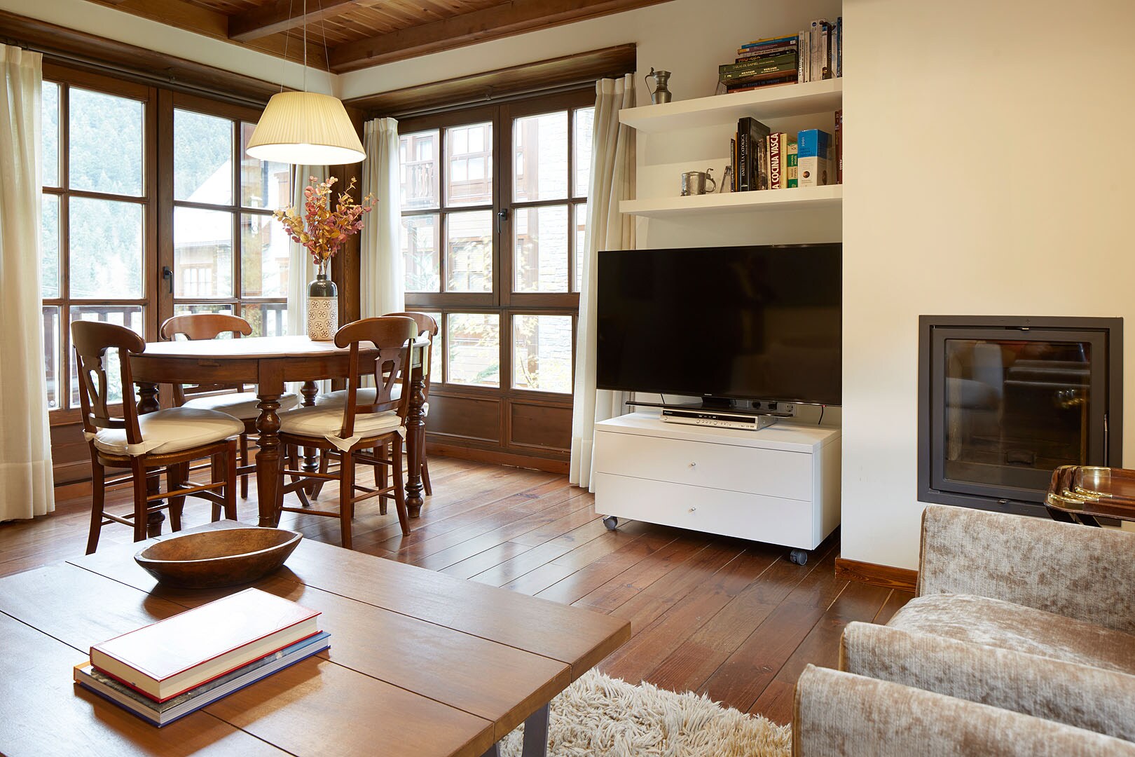 Property Image 2 - Stunning Wood Apartment with Direct Access to the Slopes